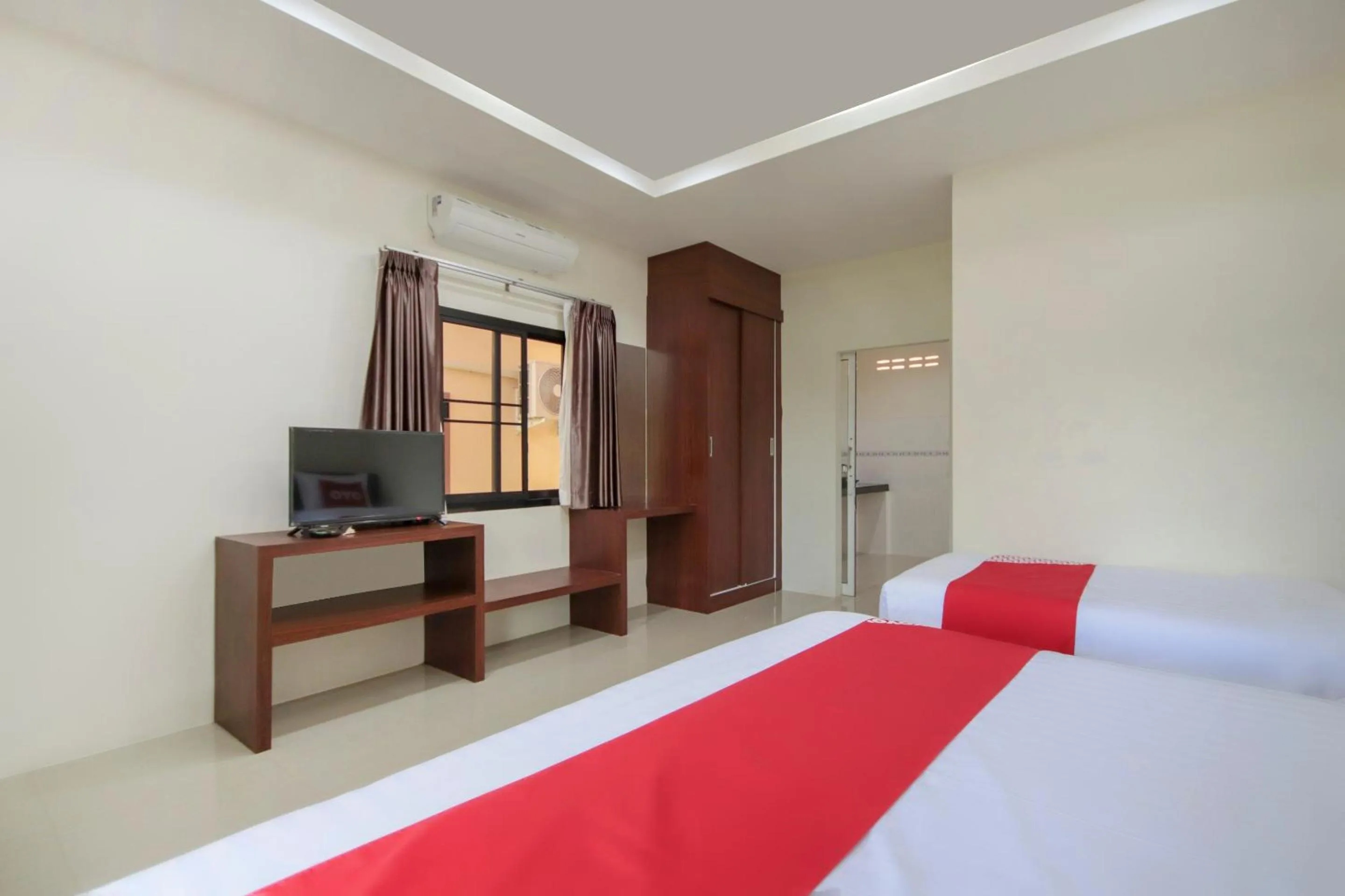 Bedroom, Bed in Napas House