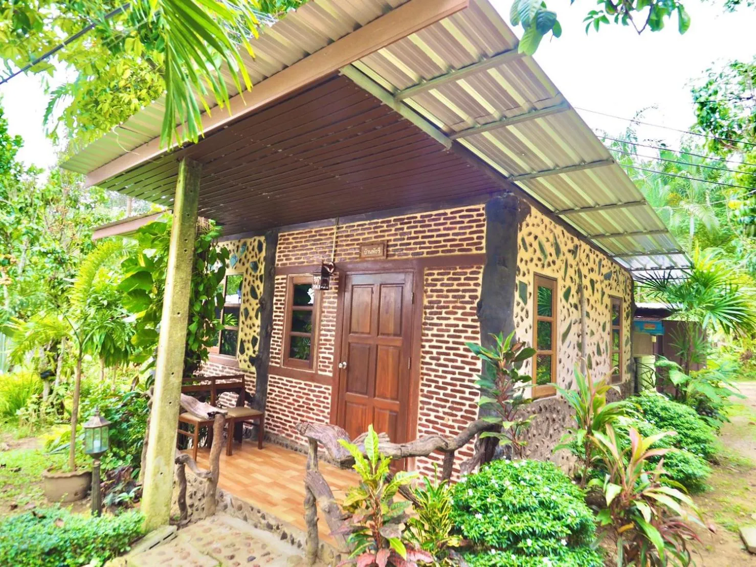 Photo of the whole room in Baan Pak Rim Kuaen Resort