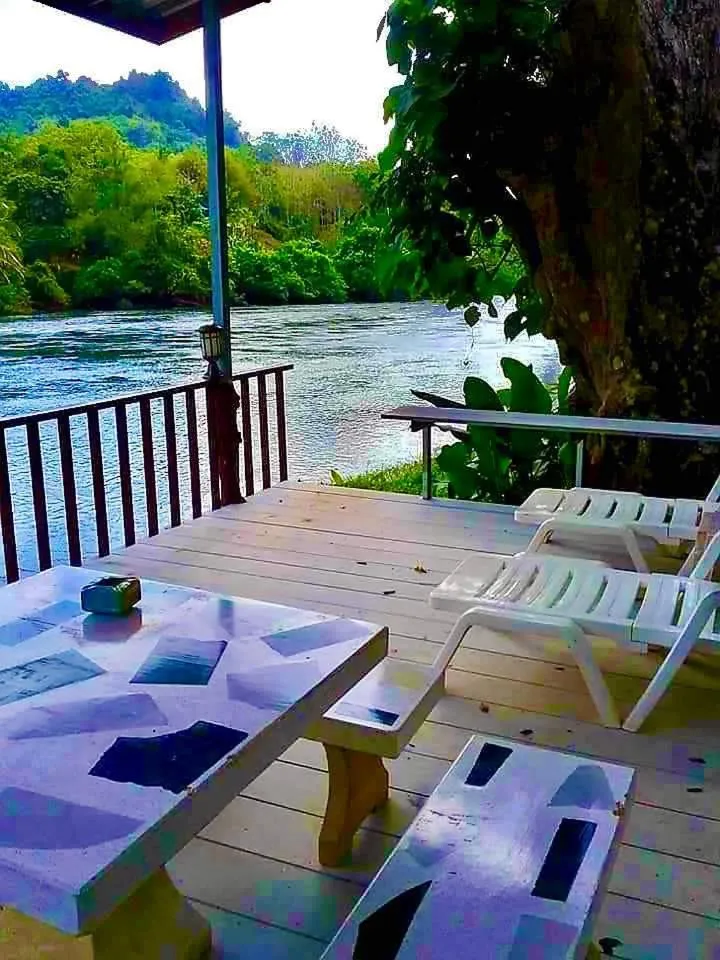 Seating area in Baan Pak Rim Kuaen Resort