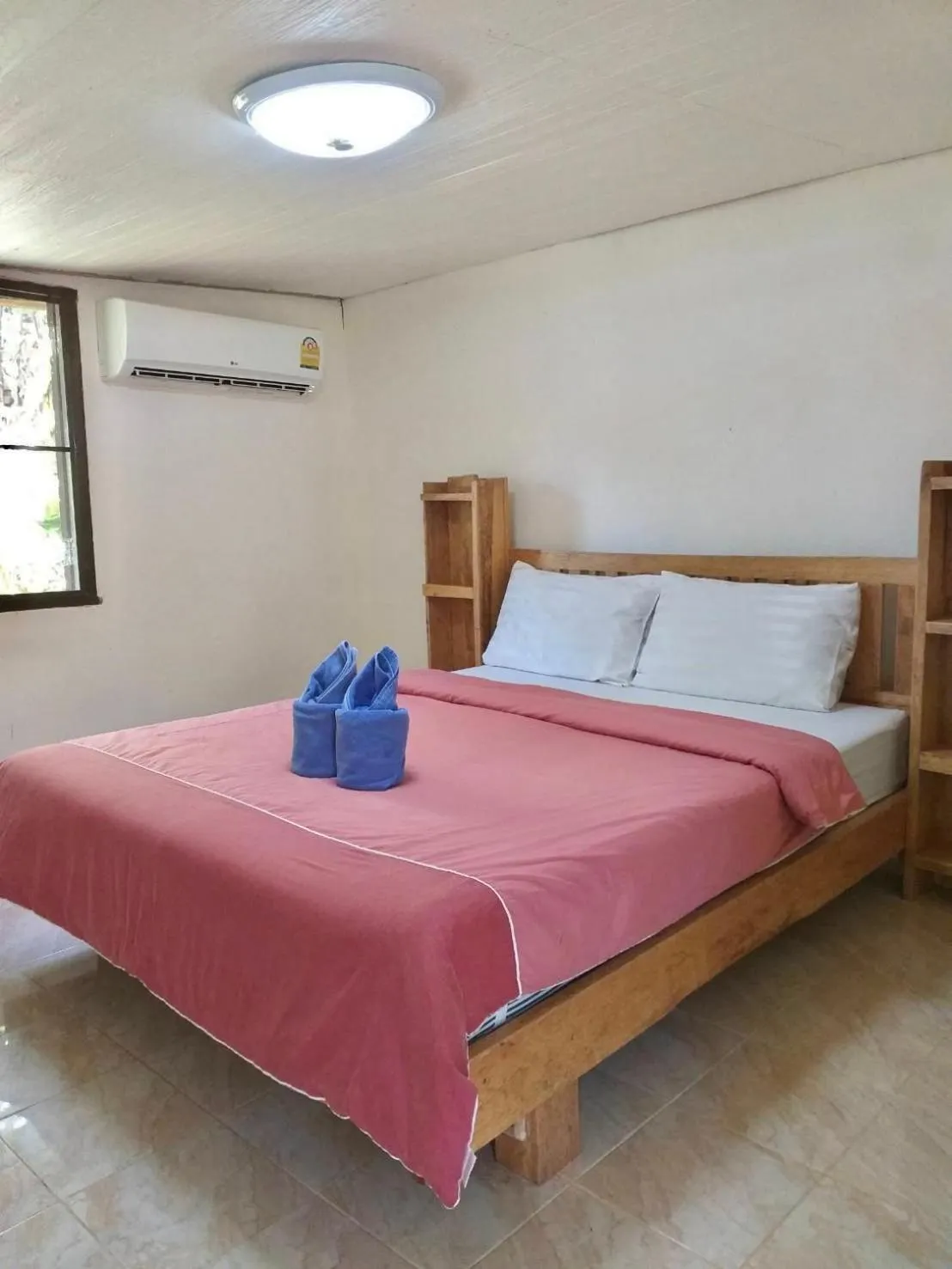 Bed in Baan Pak Rim Kuaen Resort