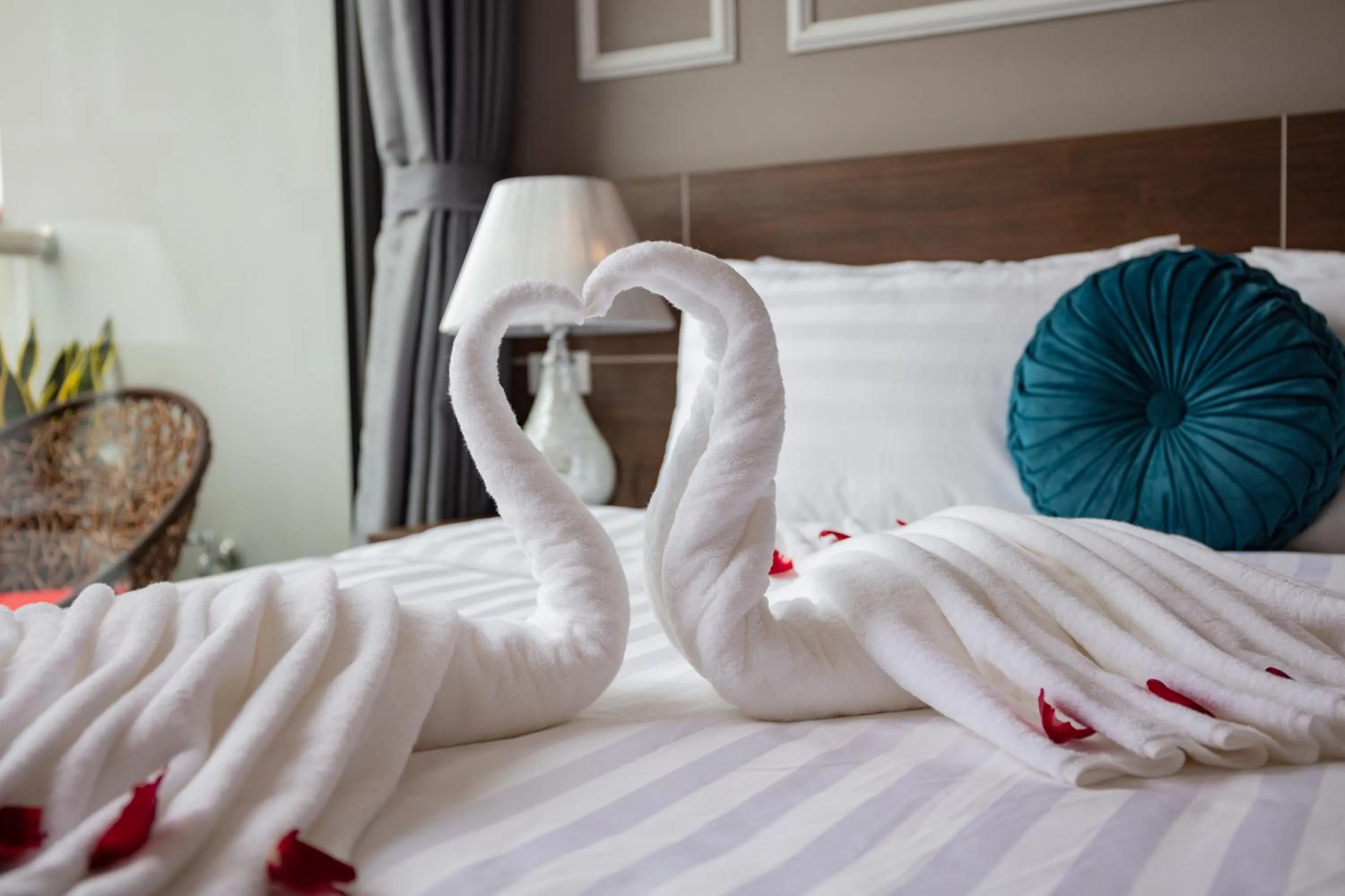 Bed in Airport Classic Hotel & Travel