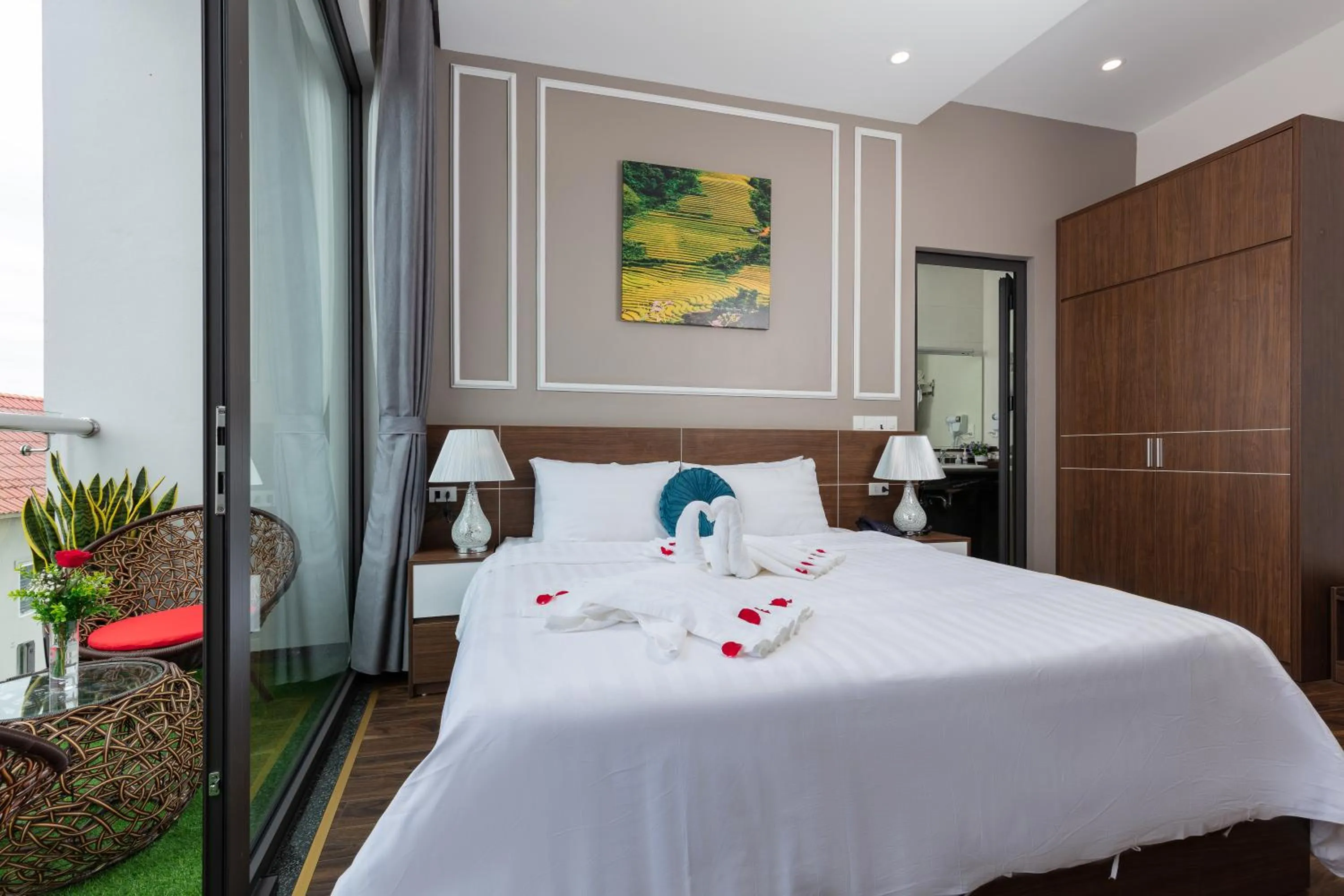 Bed in Airport Classic Hotel & Travel