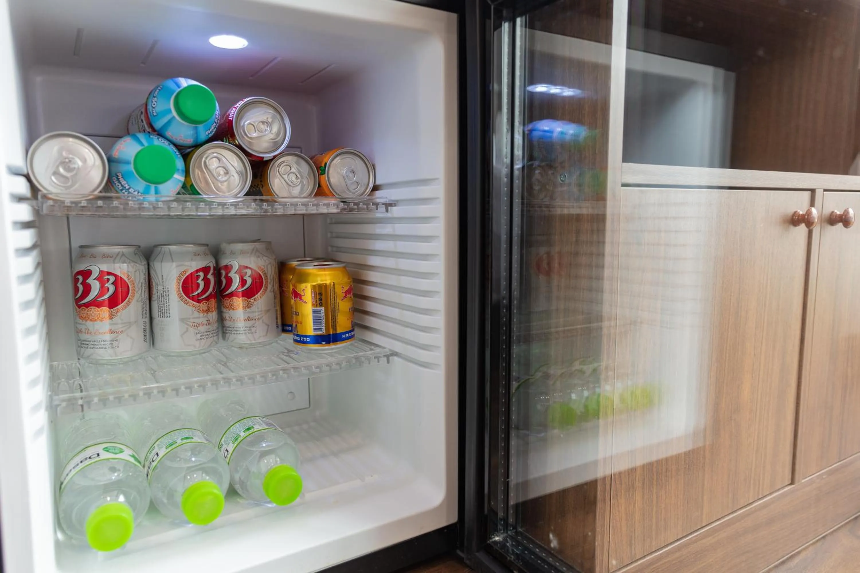 Food in Airport Classic Hotel & Travel