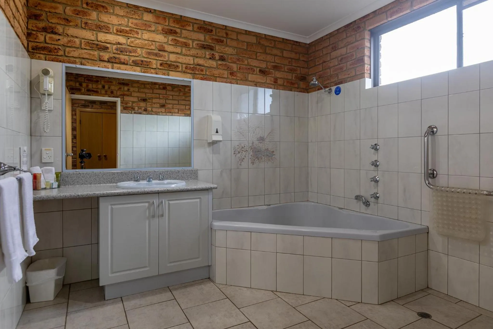 Shower in Wonthaggi Motel