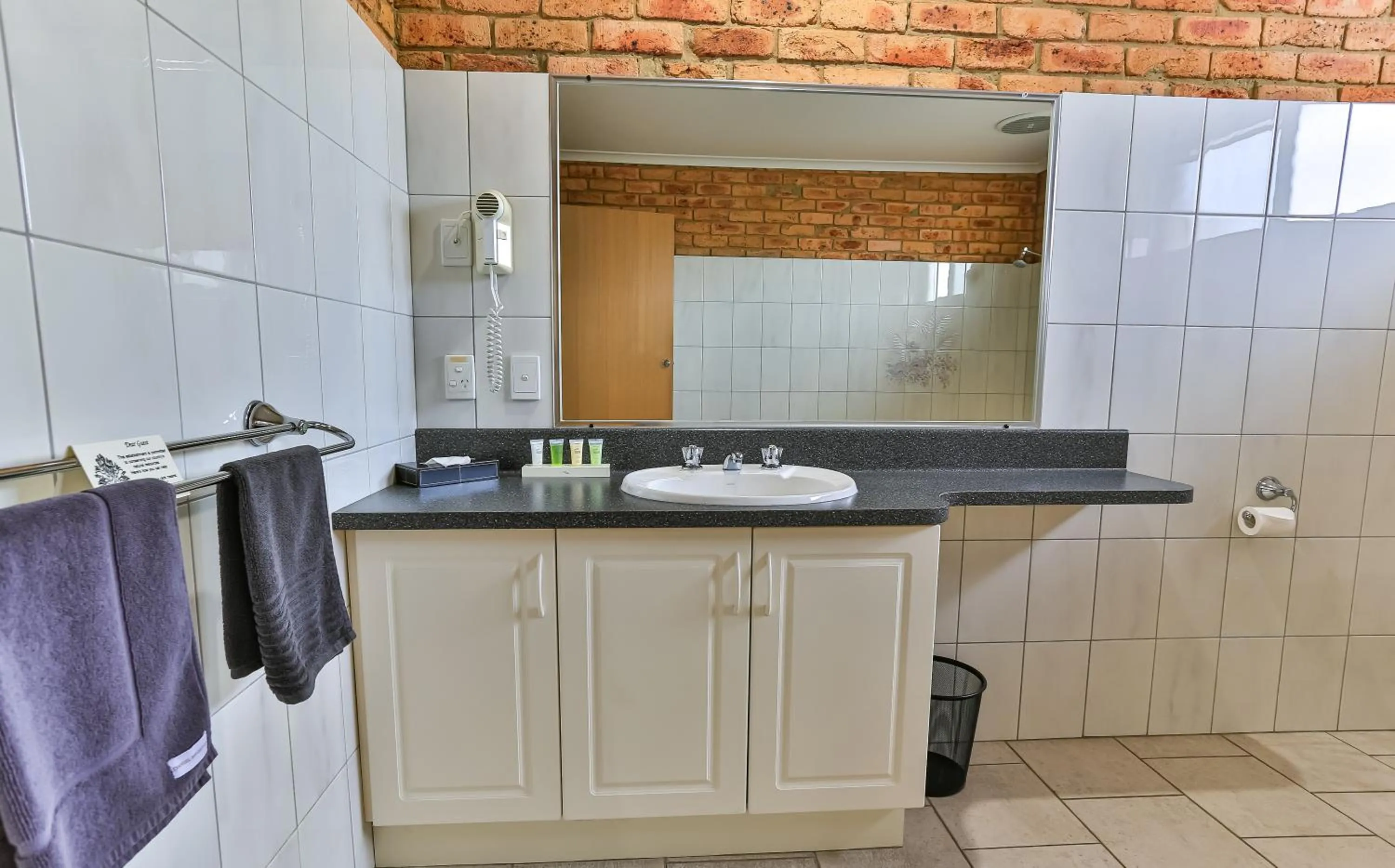 Bathroom in Wonthaggi Motel