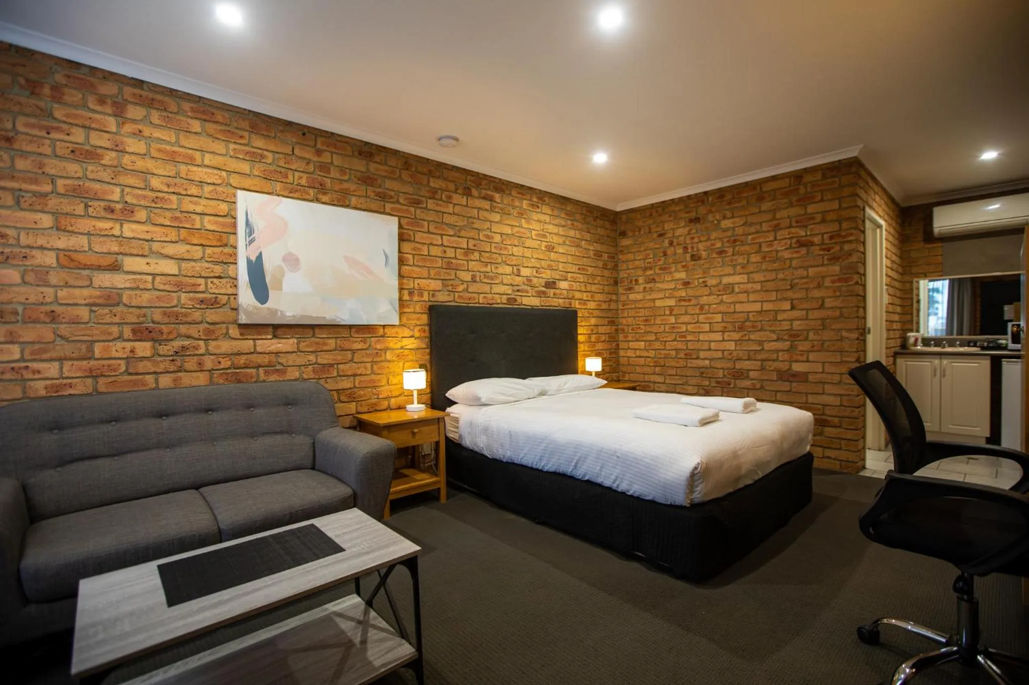 Bed in Wonthaggi Motel