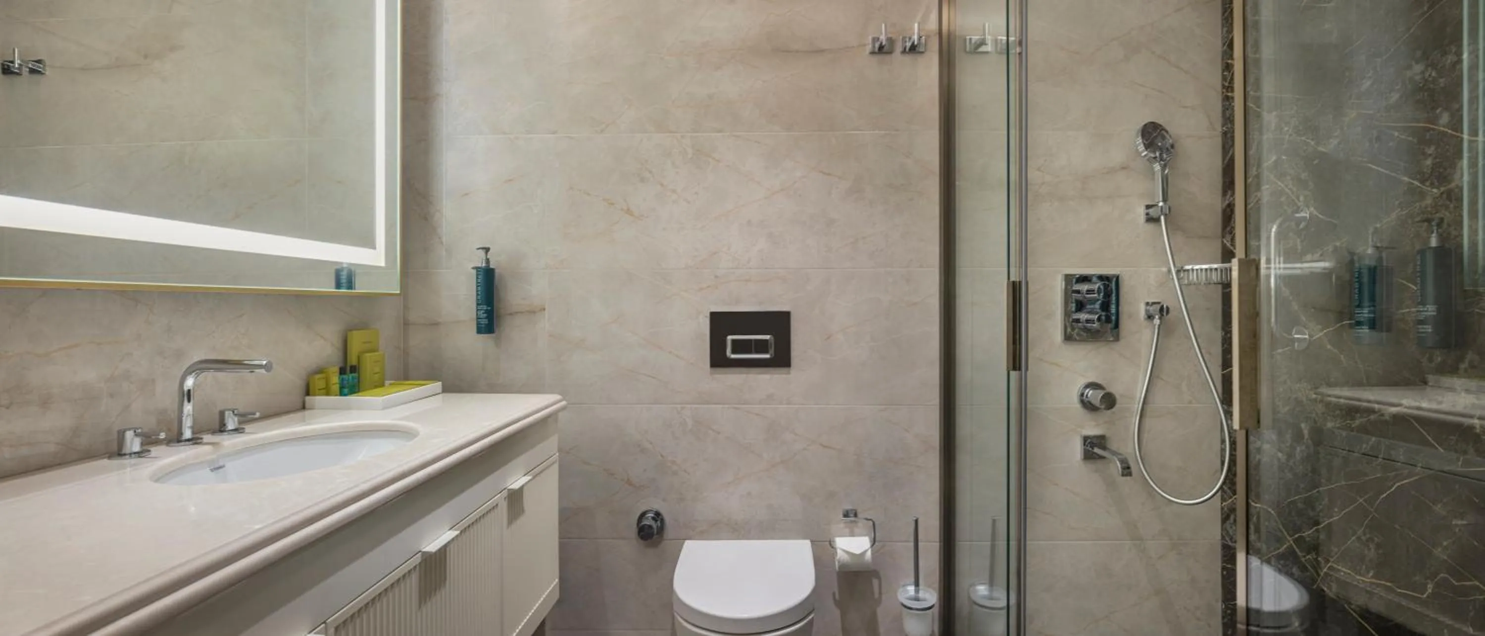 Shower in Hilton Mall Of Istanbul