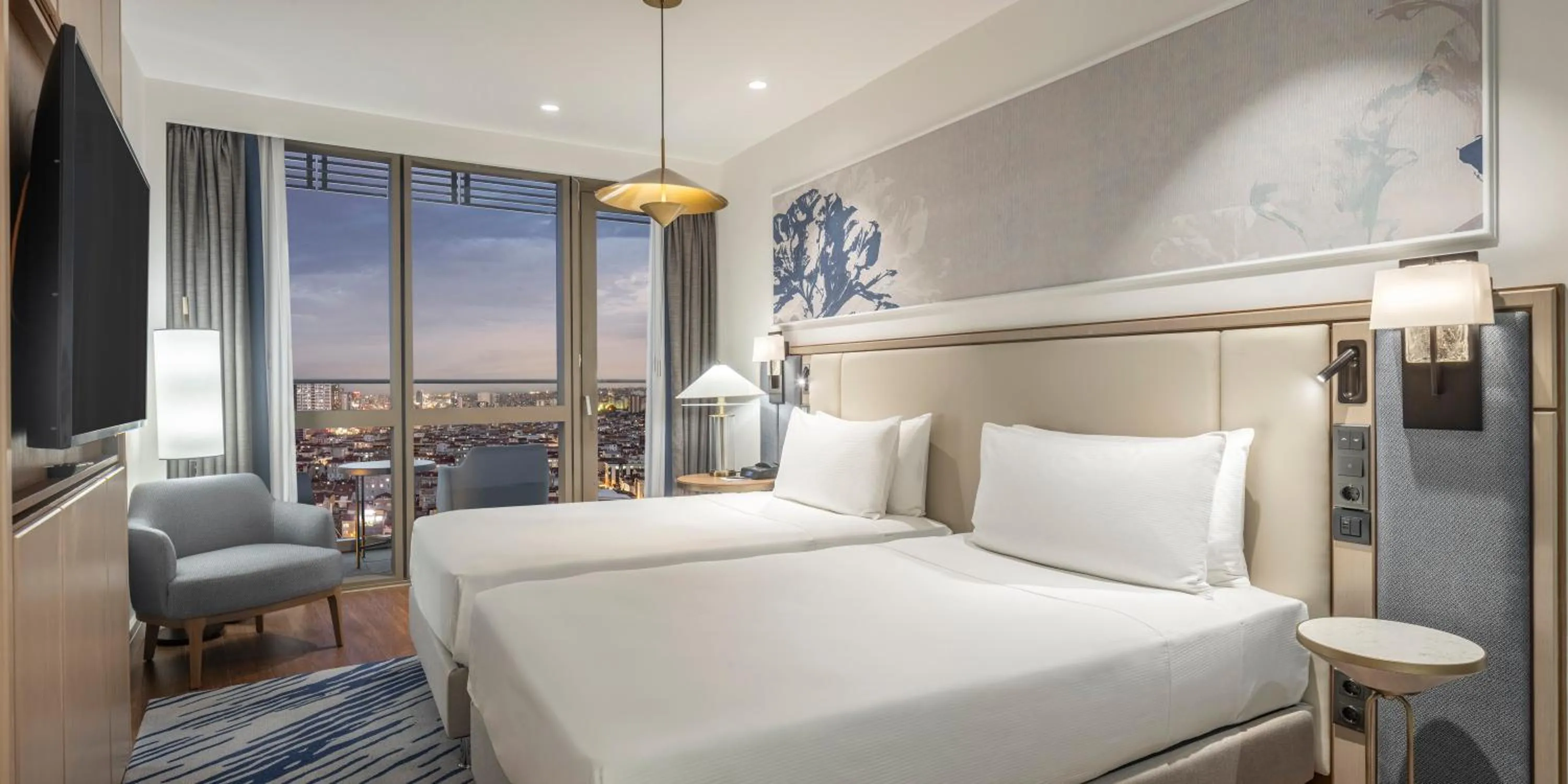 Bed in Hilton Mall Of Istanbul