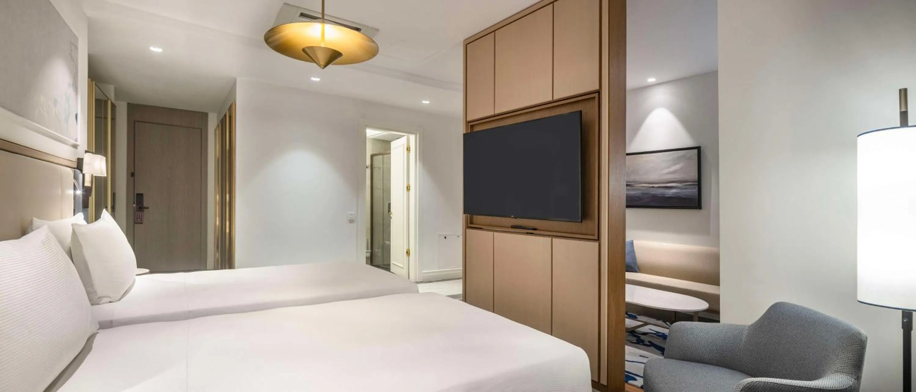 Living room, Bed in Hilton Mall Of Istanbul