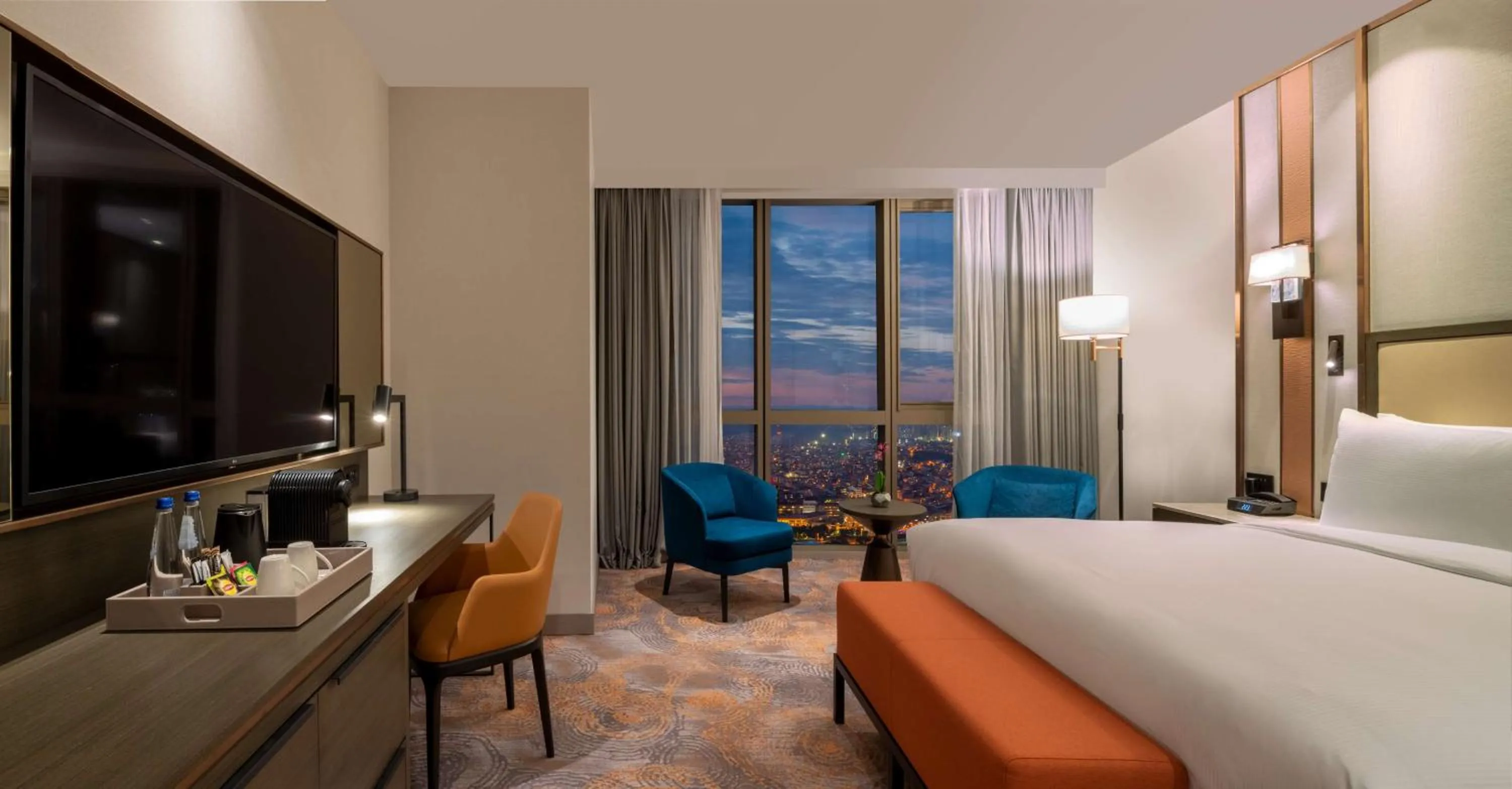 Seating area, Bed in Hilton Mall Of Istanbul