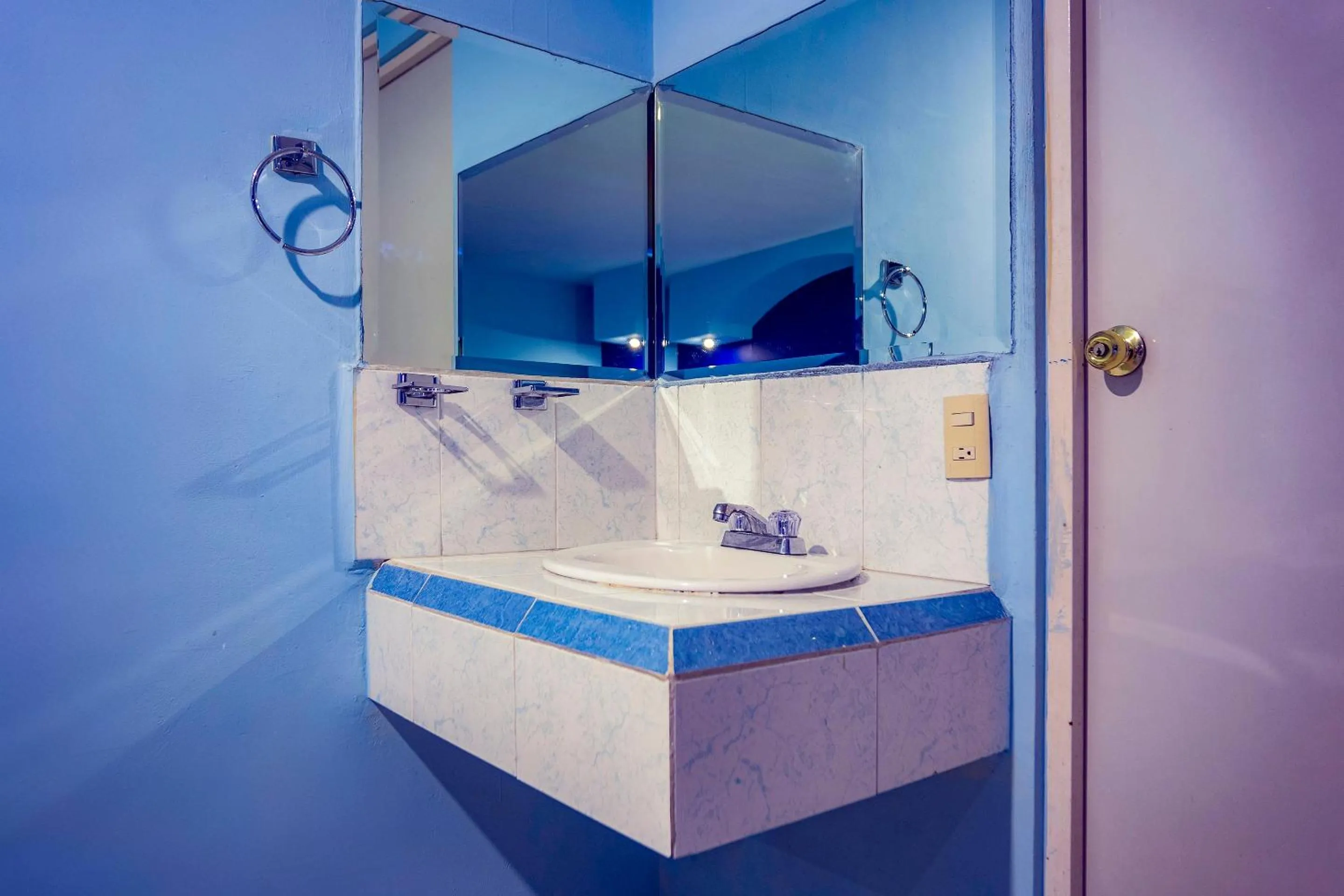 Bathroom in Capital O Hotel Diro, Monterrey