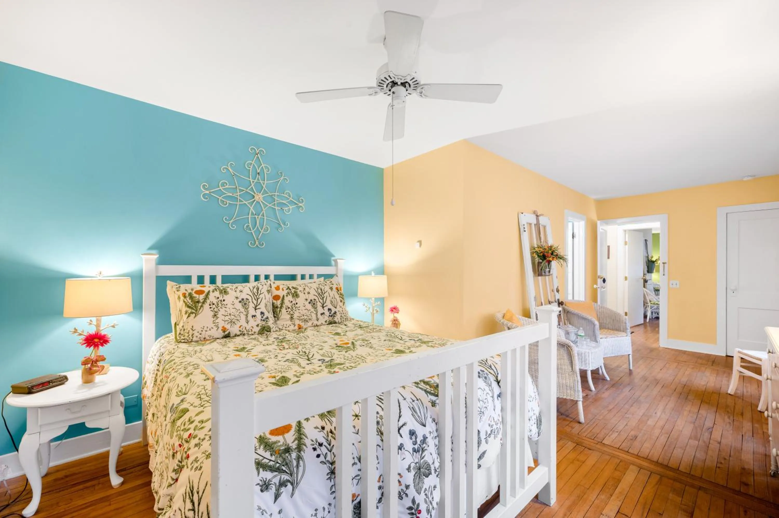 Bedroom, Bed in The Inn at Union Pier