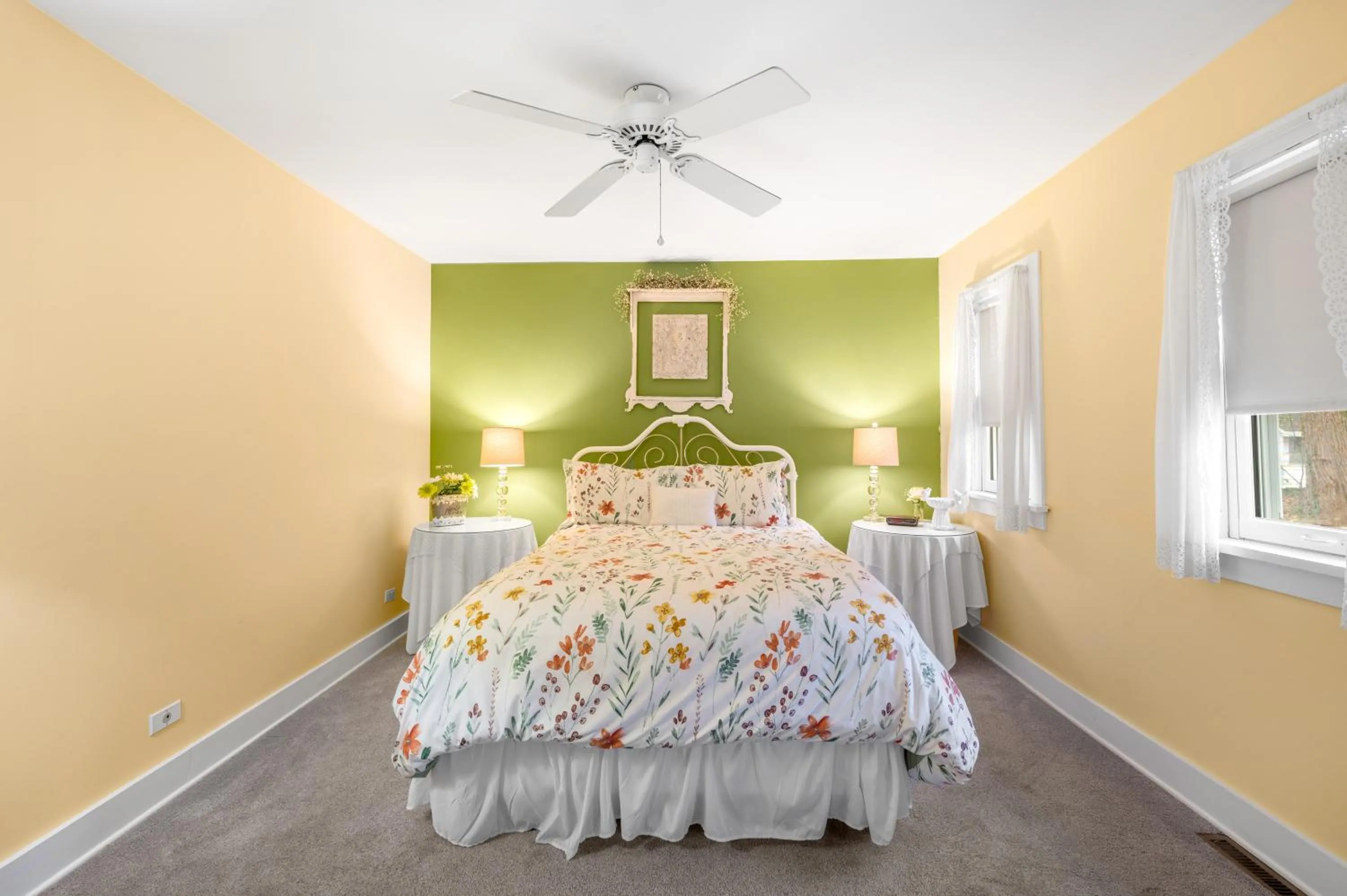 Bed in The Inn at Union Pier