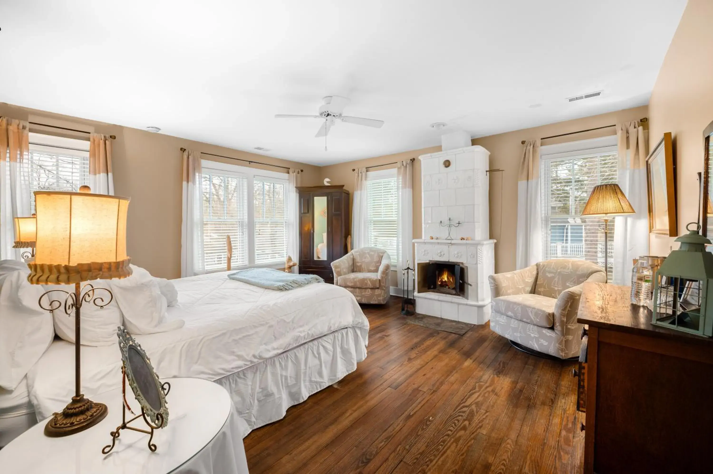 Standard King Room in The Inn at Union Pier Standard King Room in The Inn at Union Pier