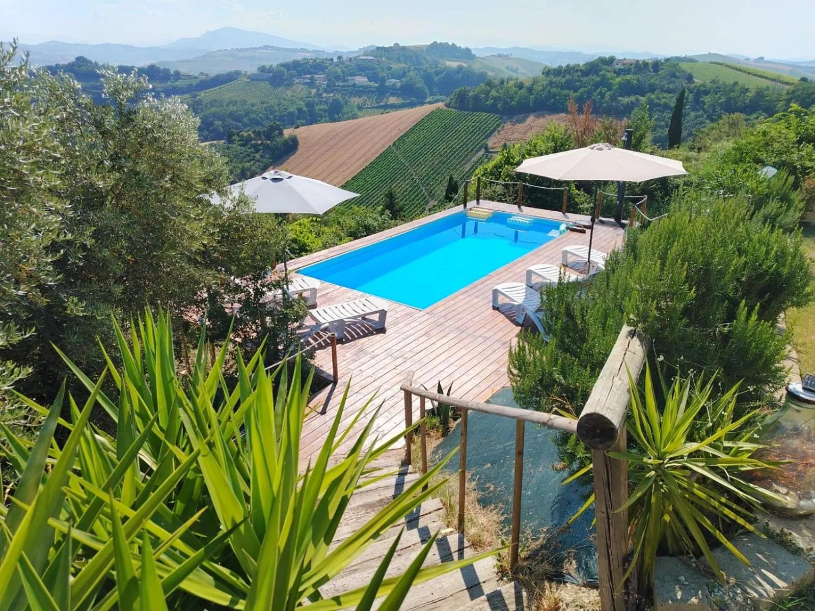 Swimming pool in B & B Almalù
