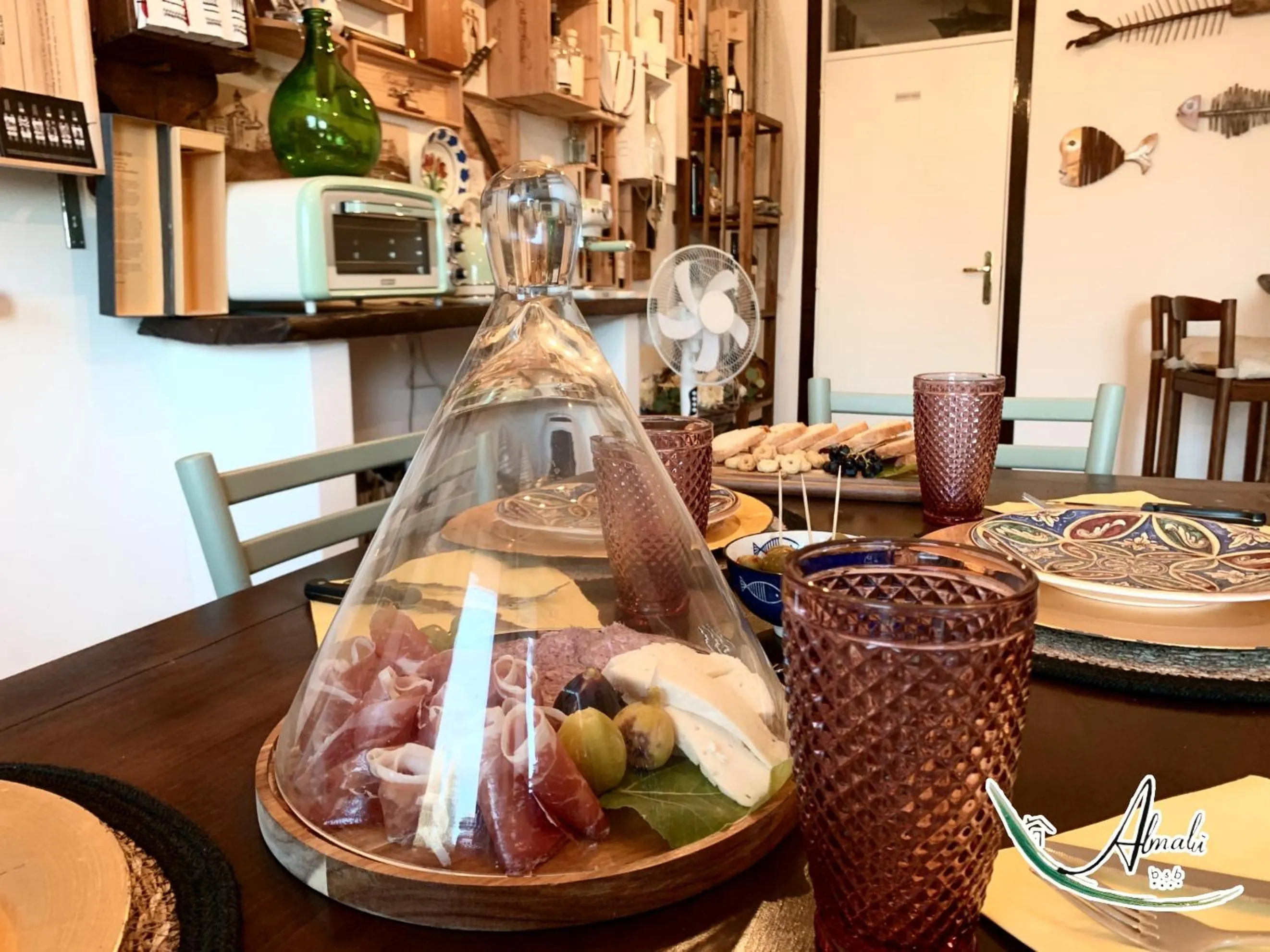 Buffet breakfast in B & B Almalù