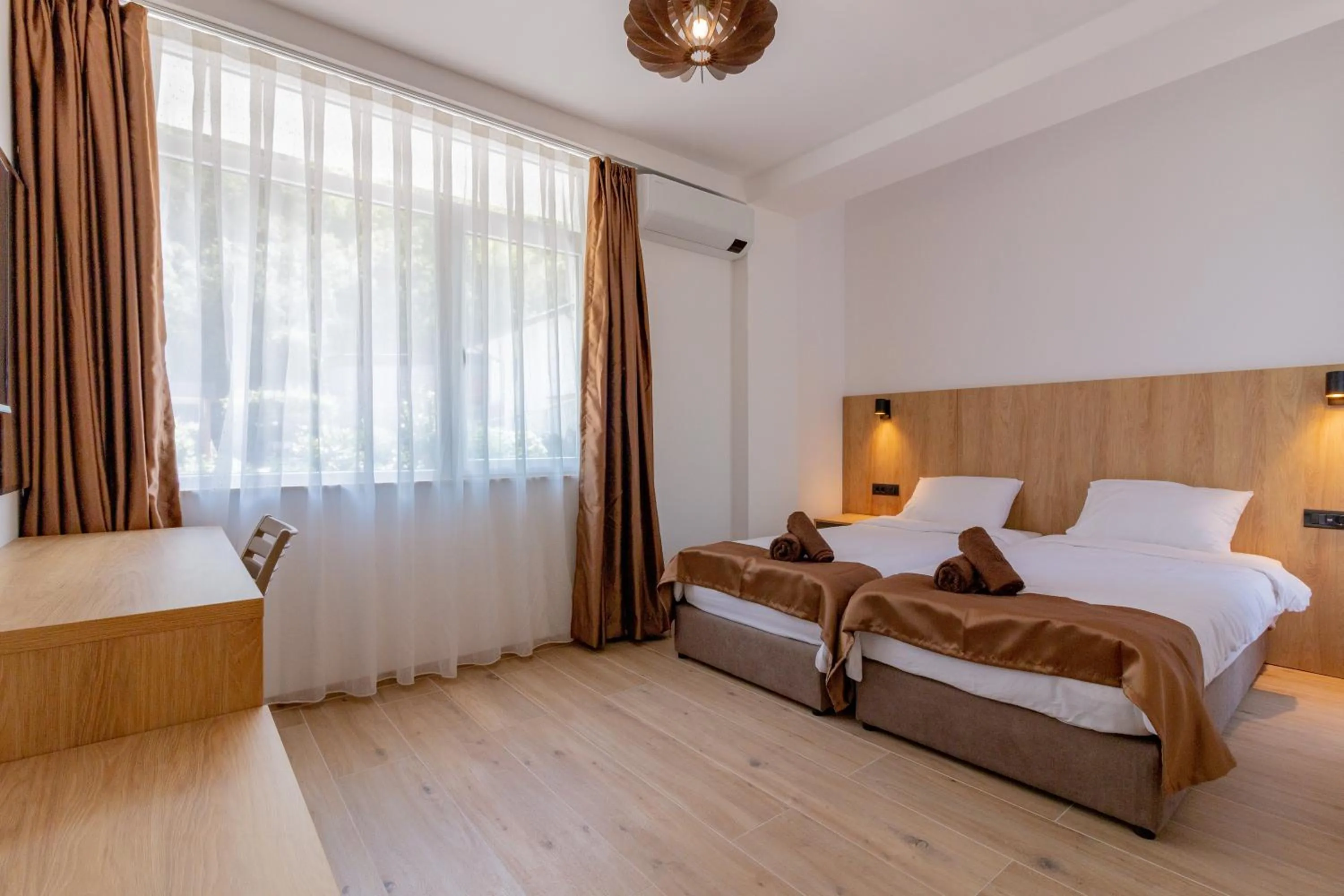 Bedroom, Bed in Lago Hotel