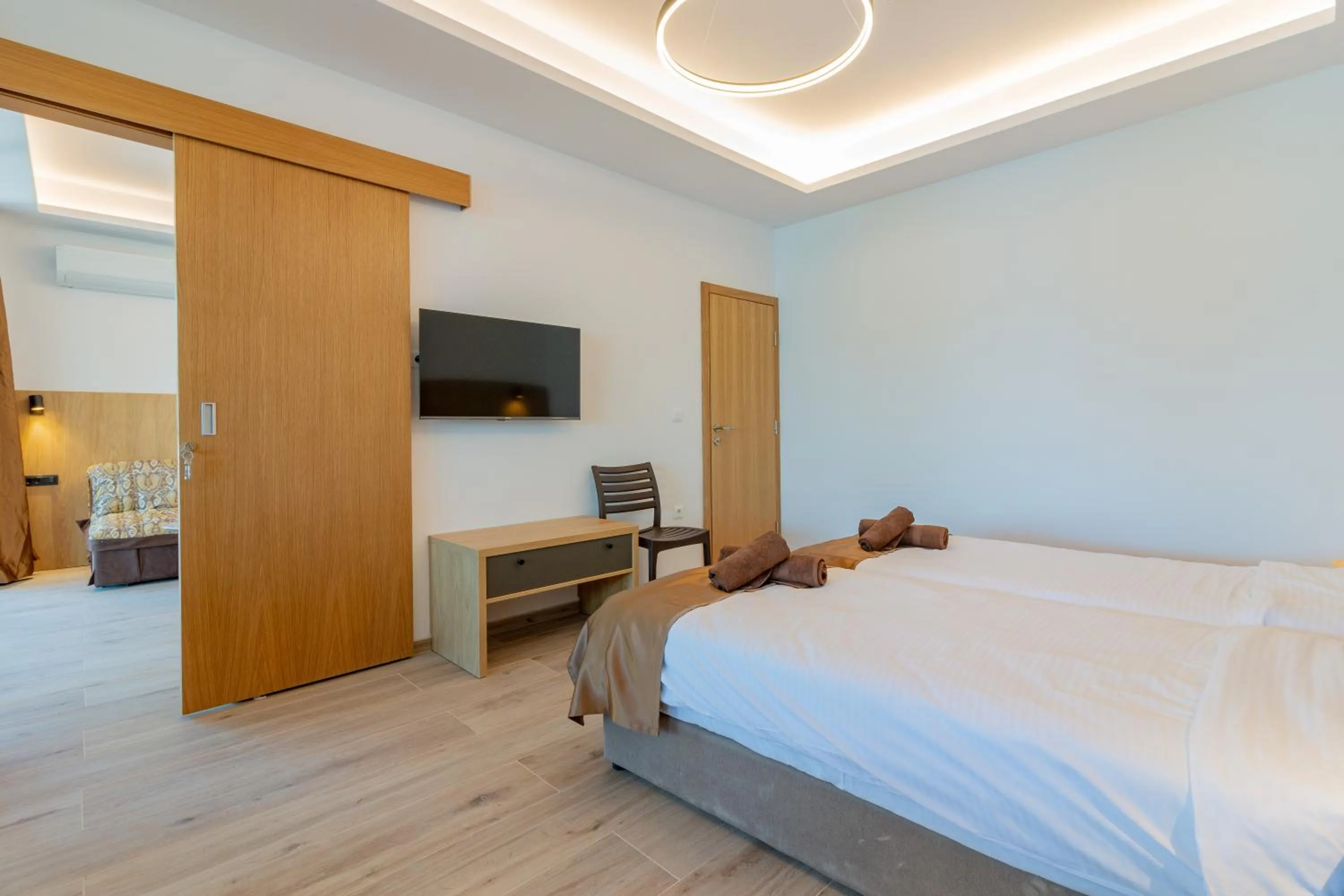 Bedroom, Bed in Lago Hotel