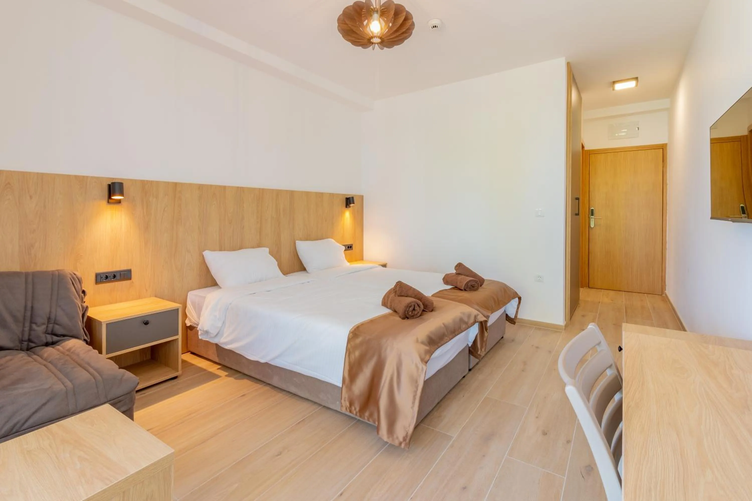 Photo of the whole room, Bed in Lago Hotel