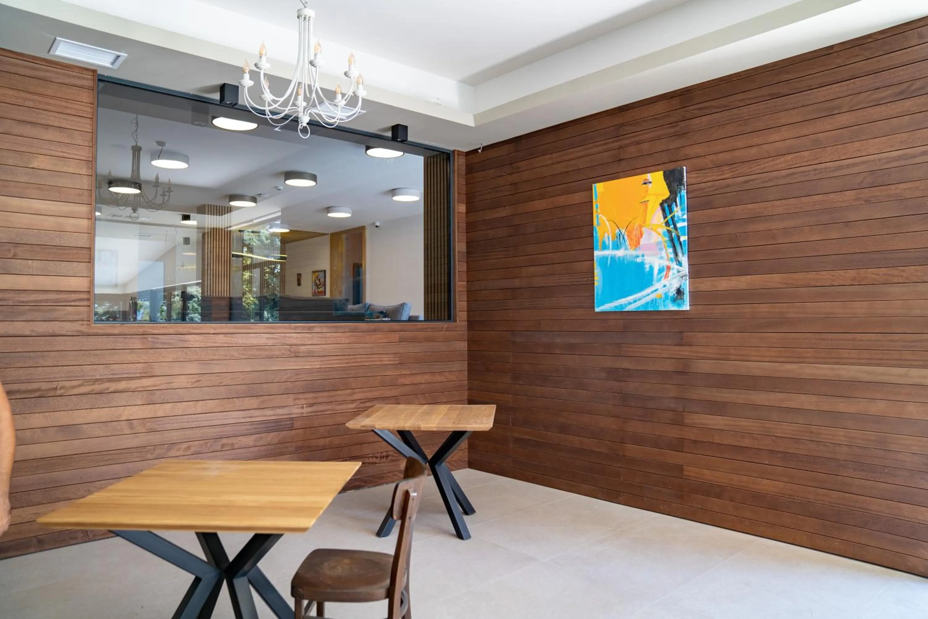 Restaurant/places to eat in Lago Hotel