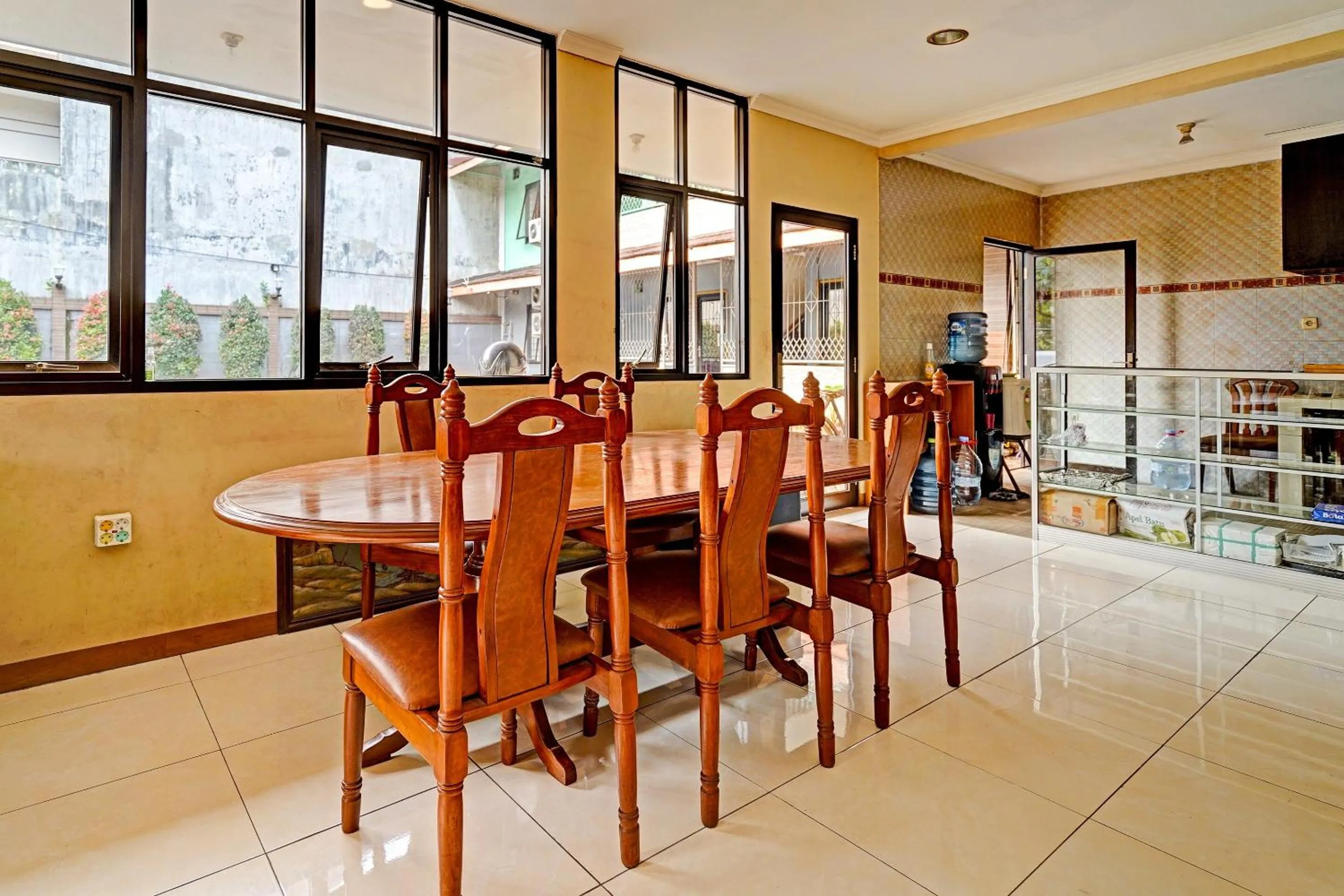 Lobby or reception in OYO 91547 Graha Hermawan Guest House Syariah