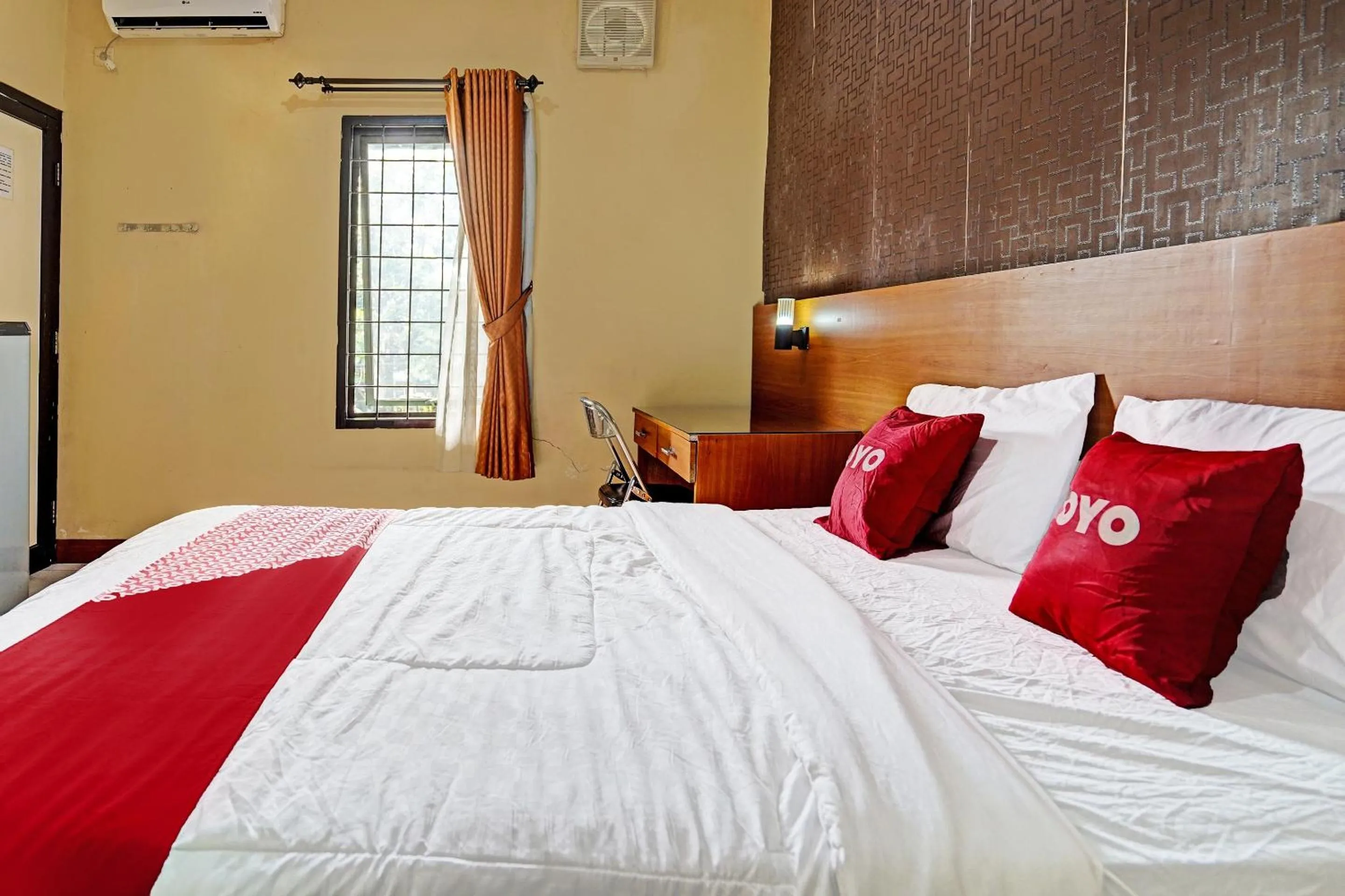 Bedroom in OYO 91547 Graha Hermawan Guest House Syariah