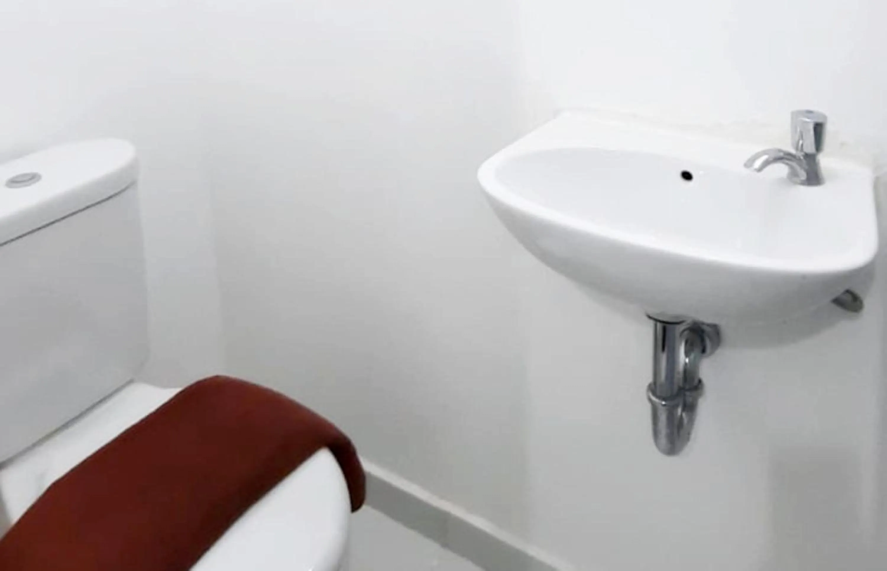 Bathroom in Nature's Room @ Aeropolis