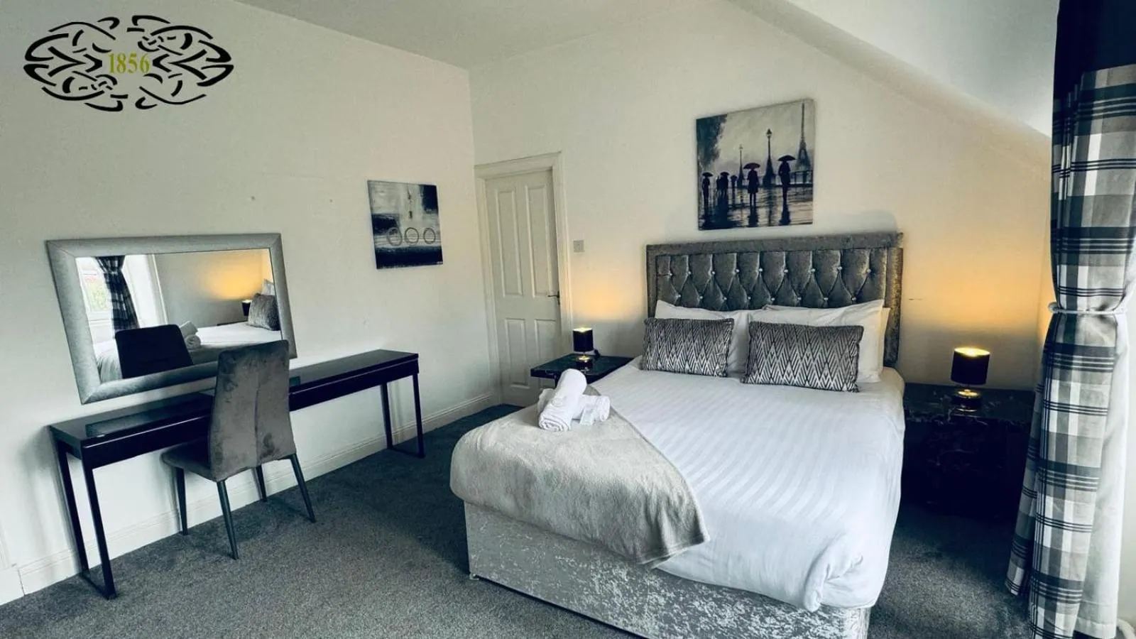 Bed in Royal Marine Hotel Dunoon