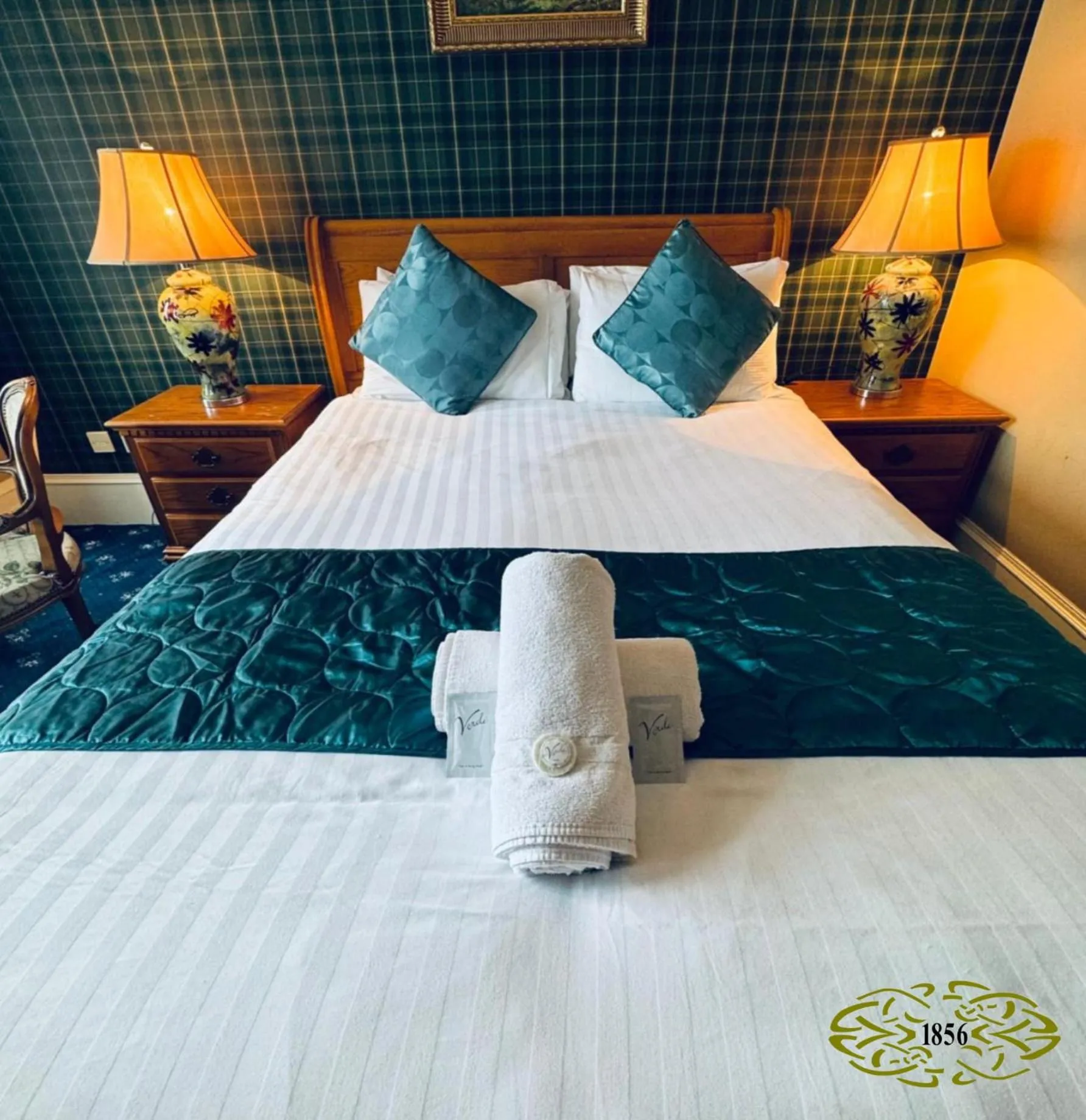 Bed in Royal Marine Hotel Dunoon