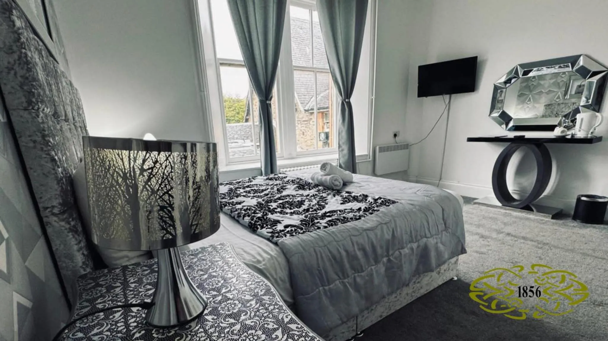 Bed in Royal Marine Hotel Dunoon