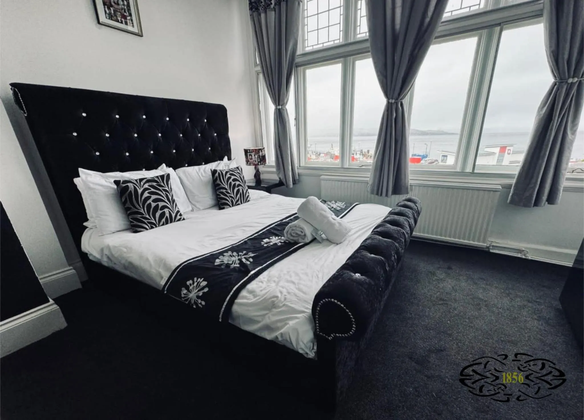 Bed in Royal Marine Hotel Dunoon