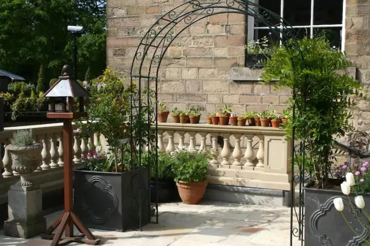 No 6 The Square Tearooms & Accommodation