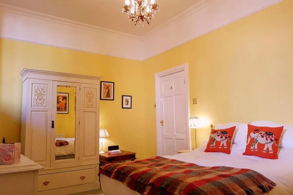 Bed in No 6 The Square Tearooms & Accommodation