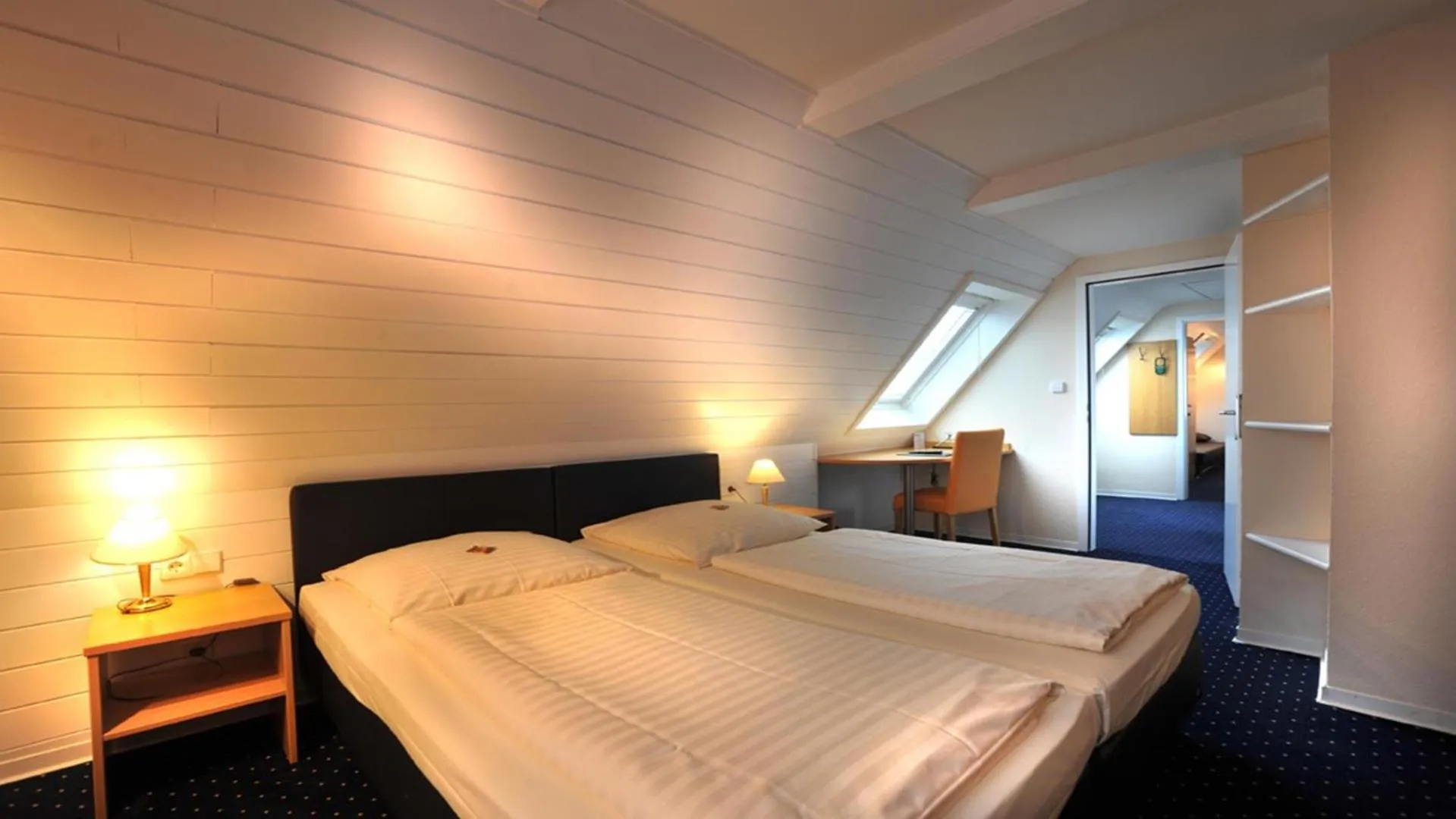 Photo of the whole room, Bed in Römerhof