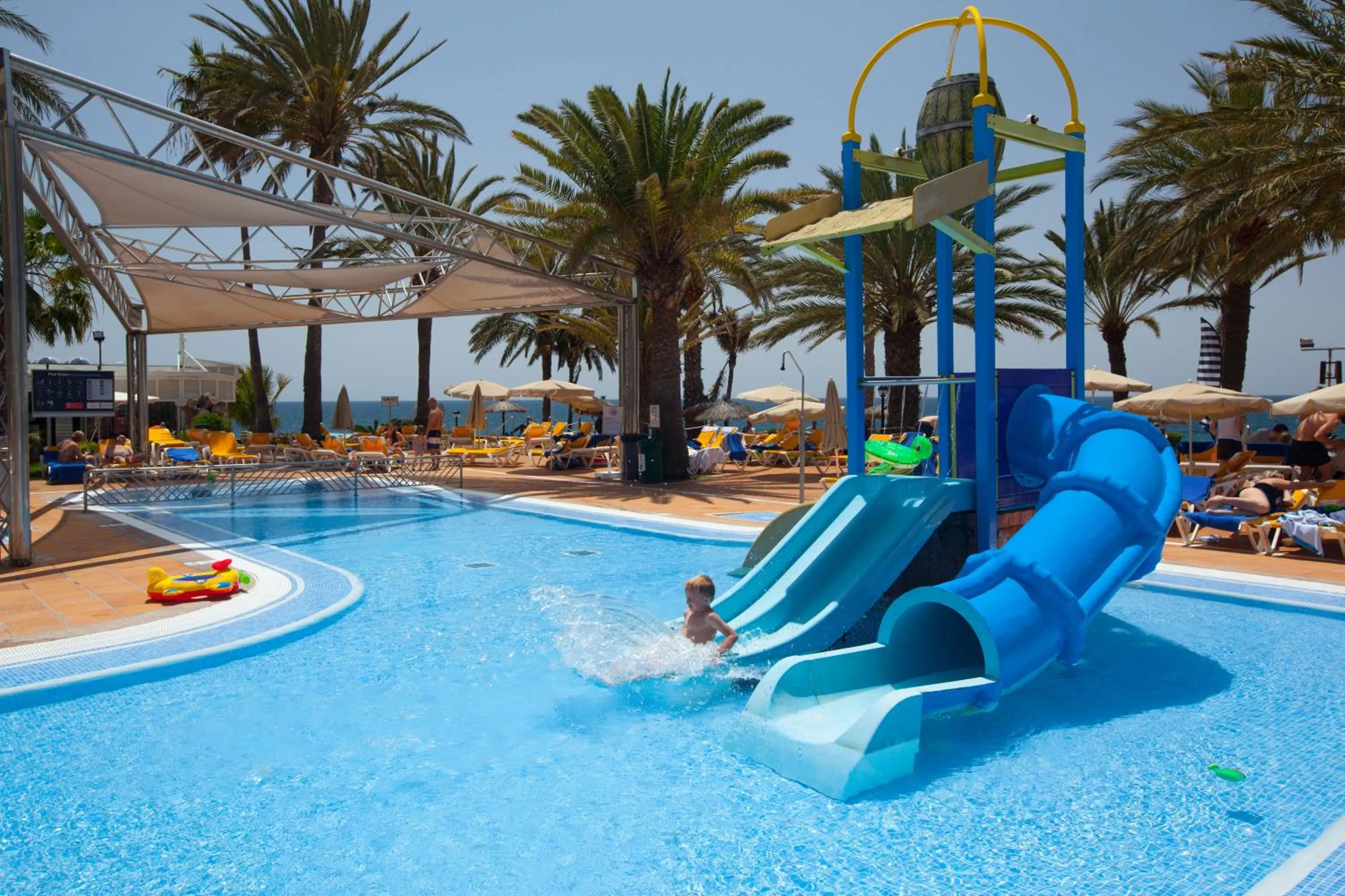 Swimming pool in Grupotel Tres Vidas