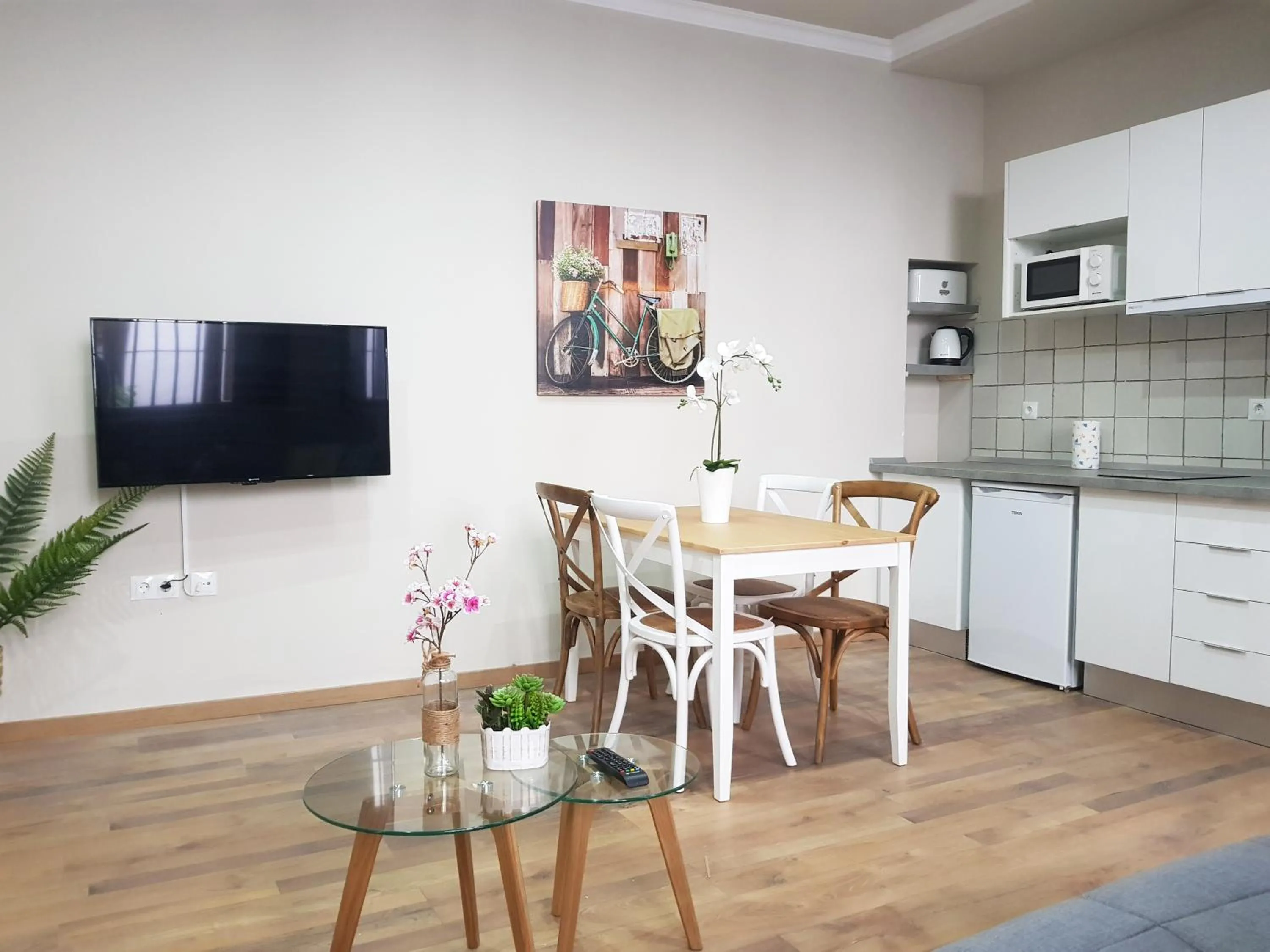 Kitchen or kitchenette in Apartamentos Alhambra Granada 3000