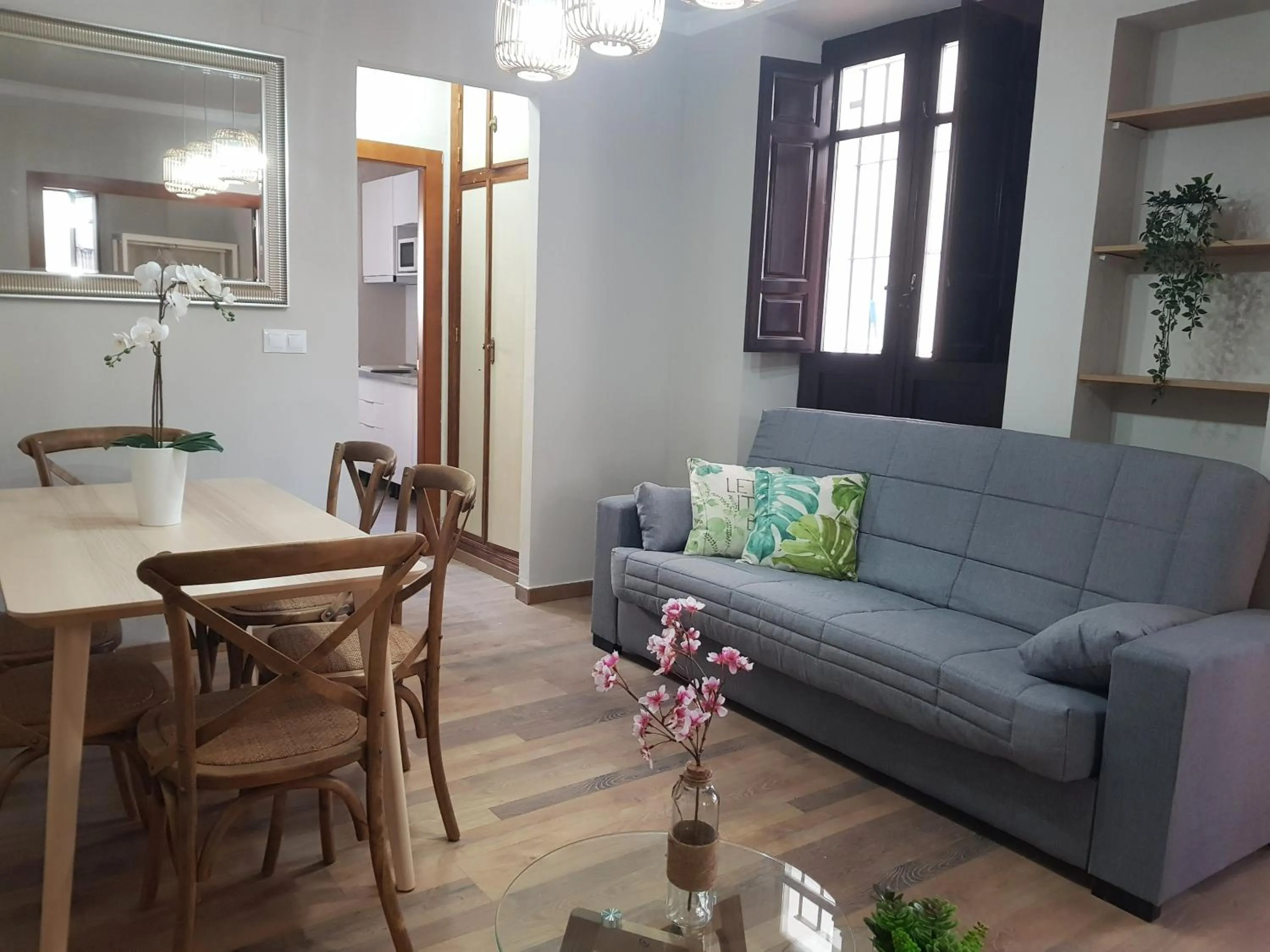 Dining area in Apartamentos Alhambra Granada 3000