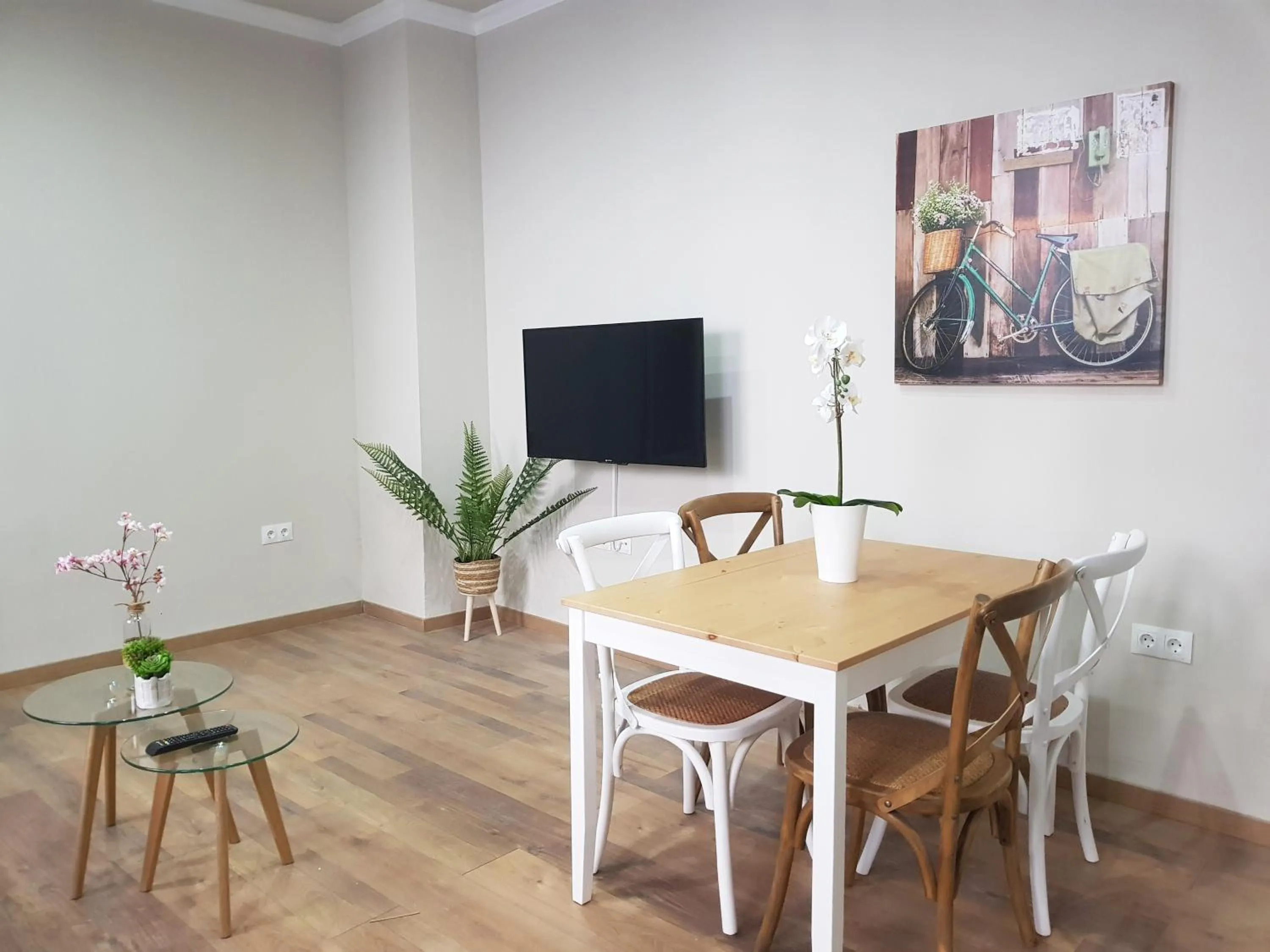 Dining area in Apartamentos Alhambra Granada 3000