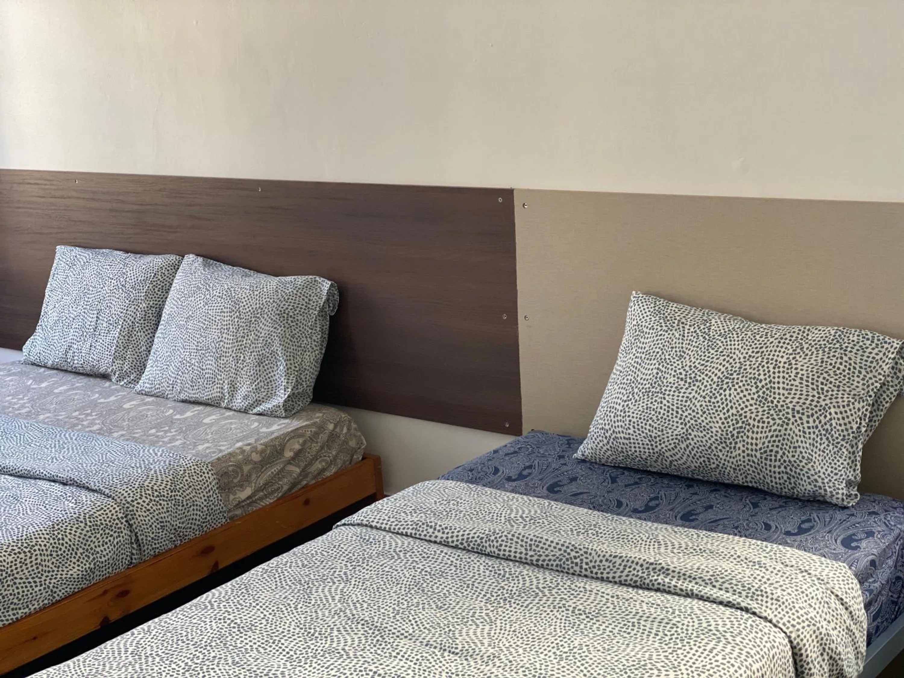 Bed in Sri-Indo Guest House