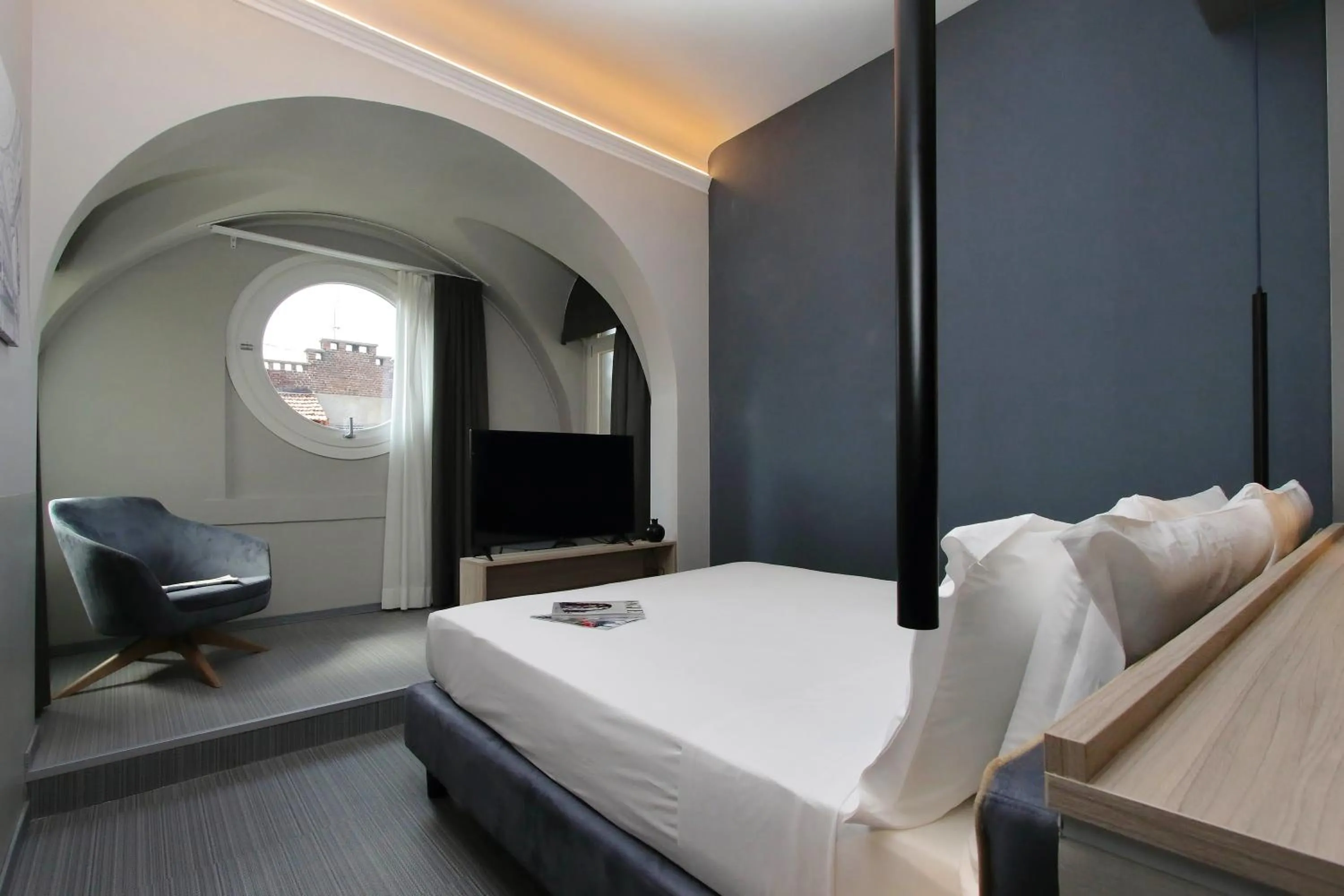 Bed in Vico Fashion District