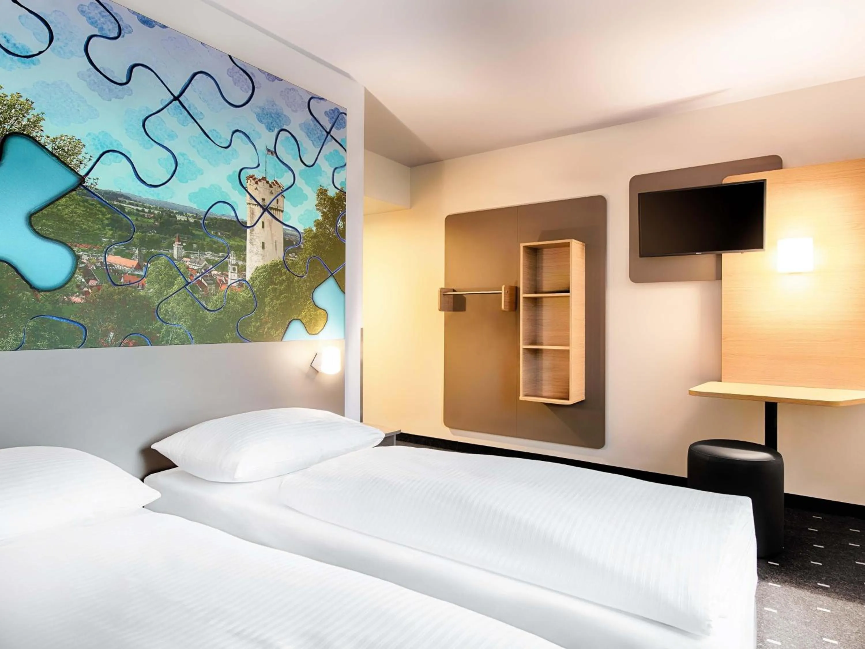 Photo of the whole room, Bed in B&B Hotel Ravensburg