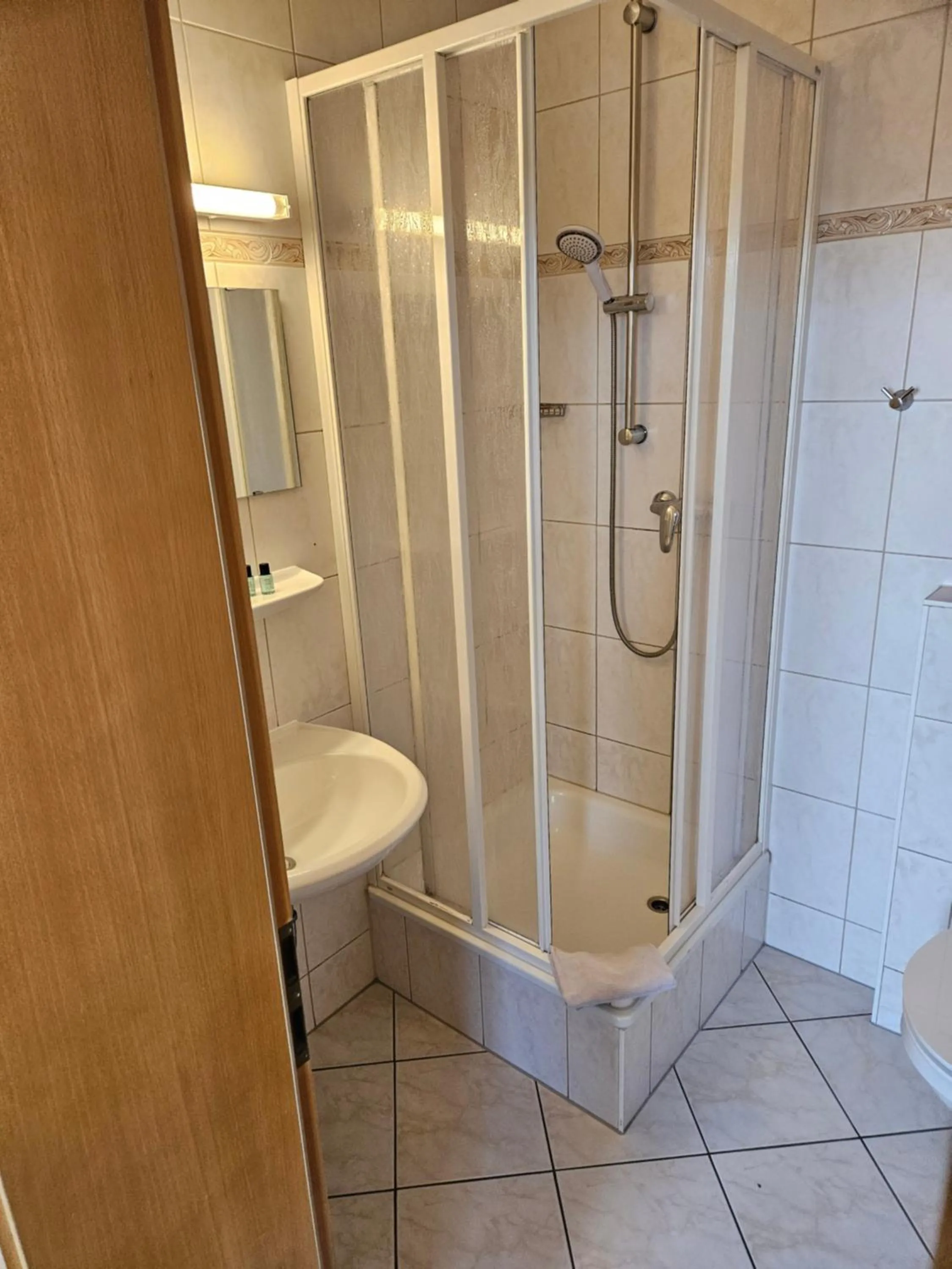 Shower in Parkhotel del Mar