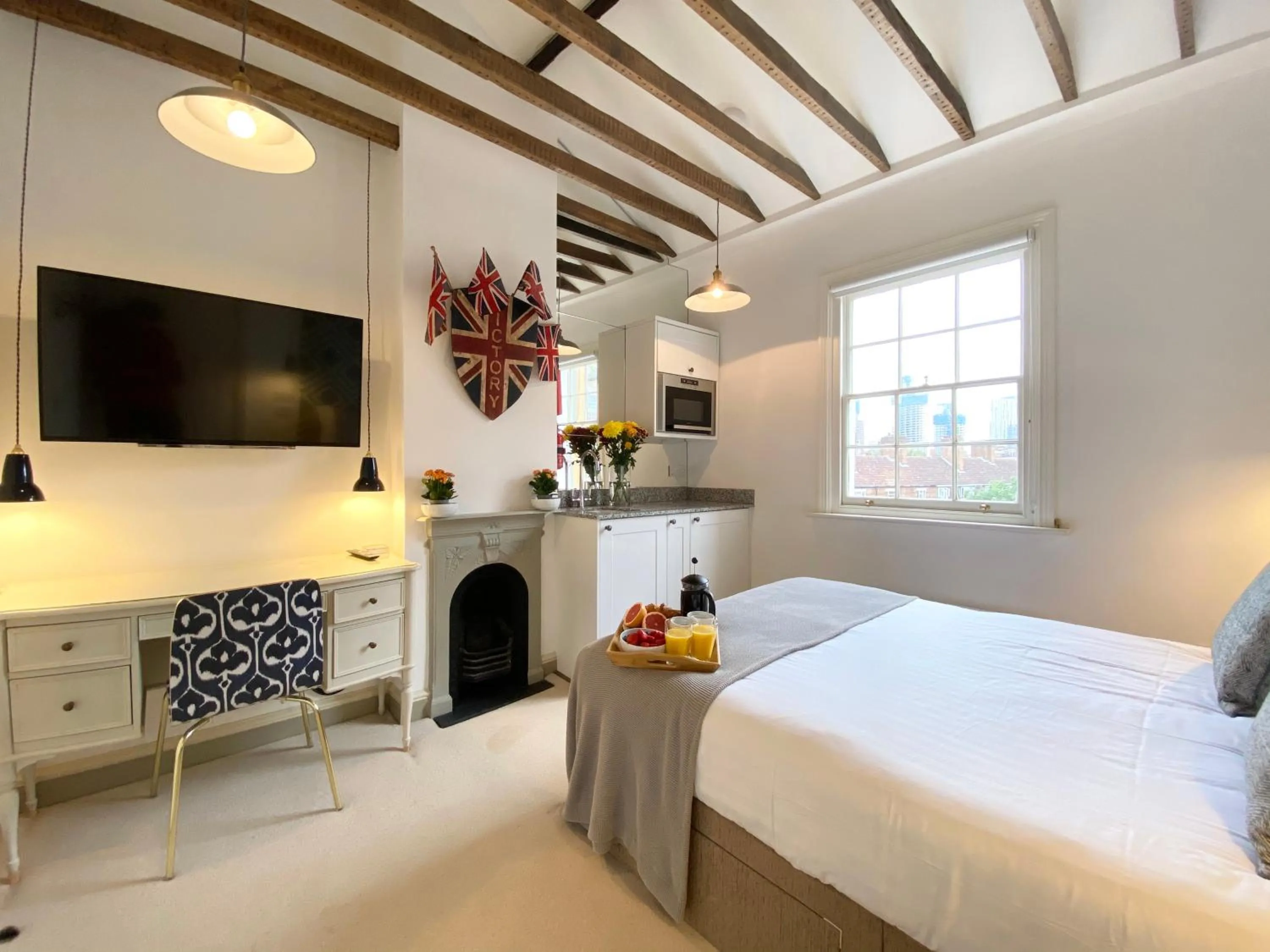 Coffee/tea facilities, Bed in Stylish Apartments in Pimlico & Westminster