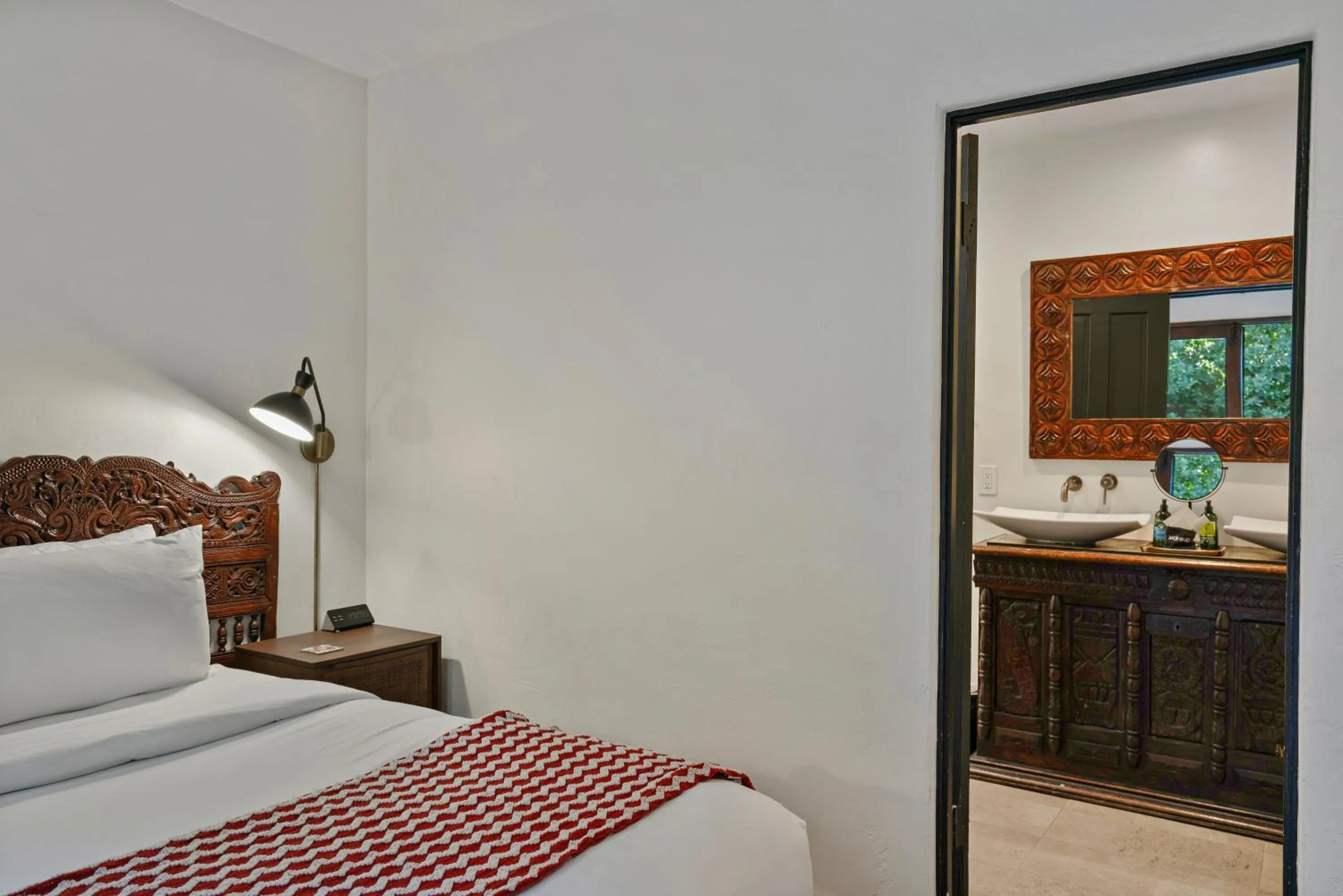 Bed in Talavera Palm Springs