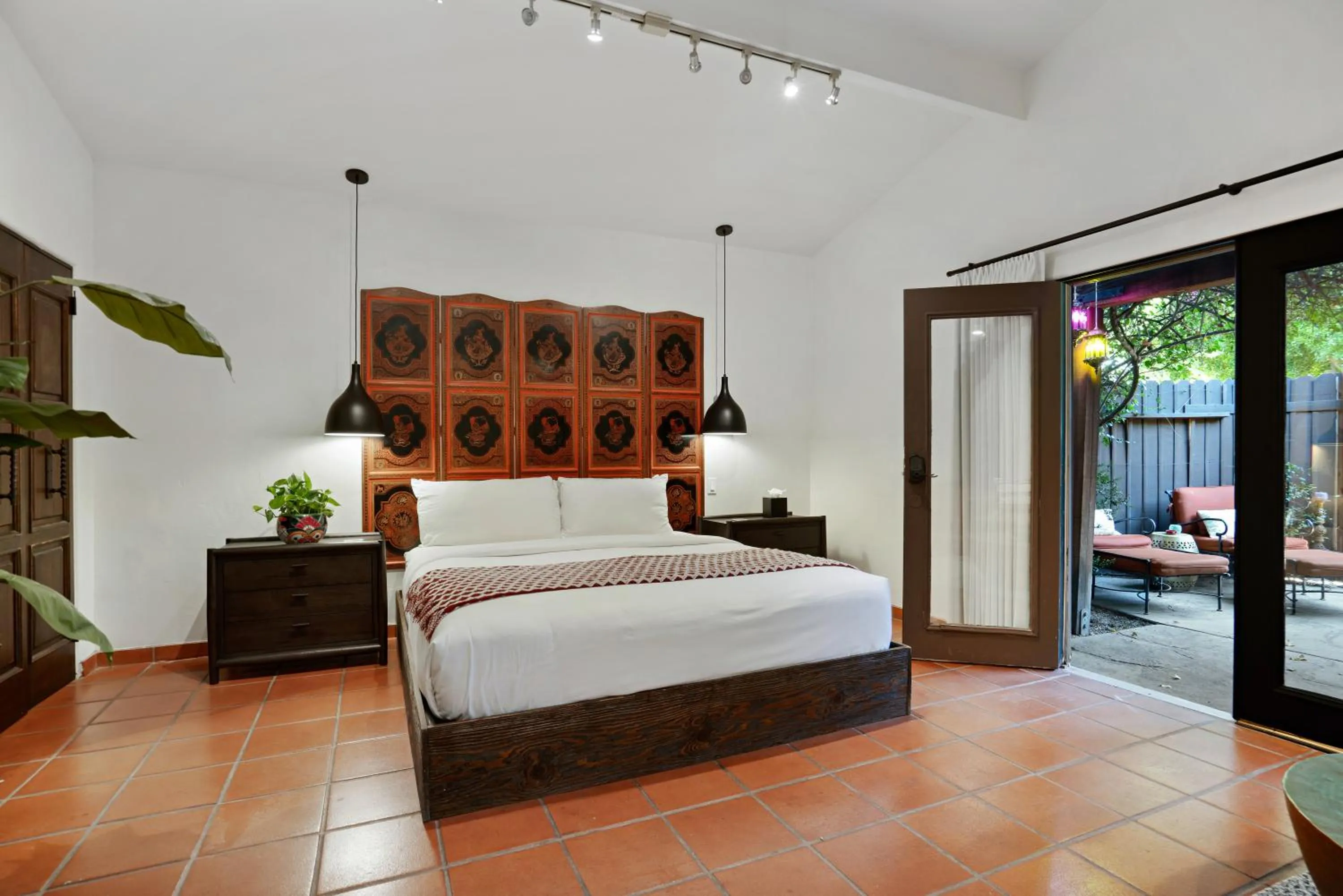 Bed in Talavera Palm Springs