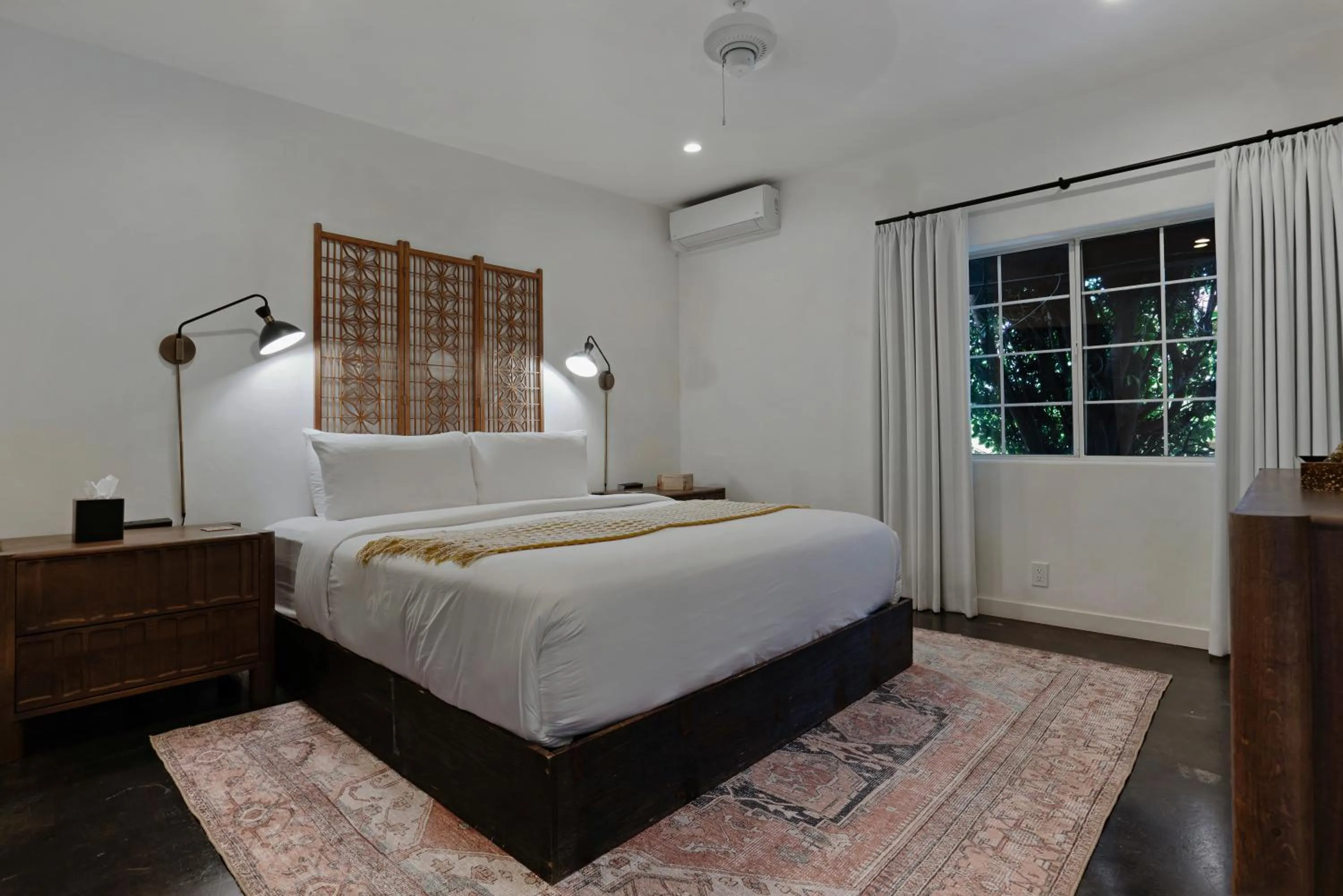 Bed in Talavera Palm Springs