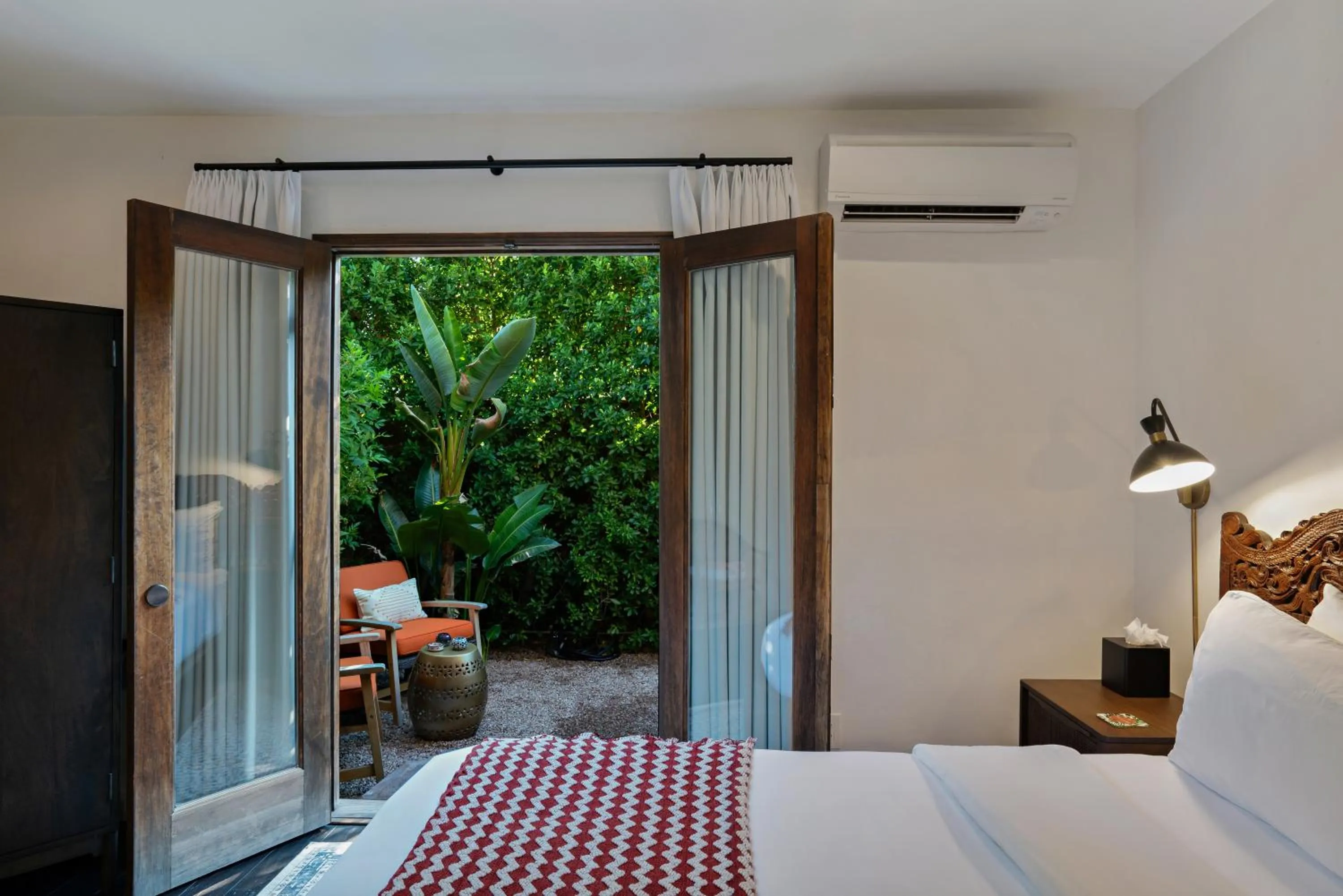 Bed in Talavera Palm Springs