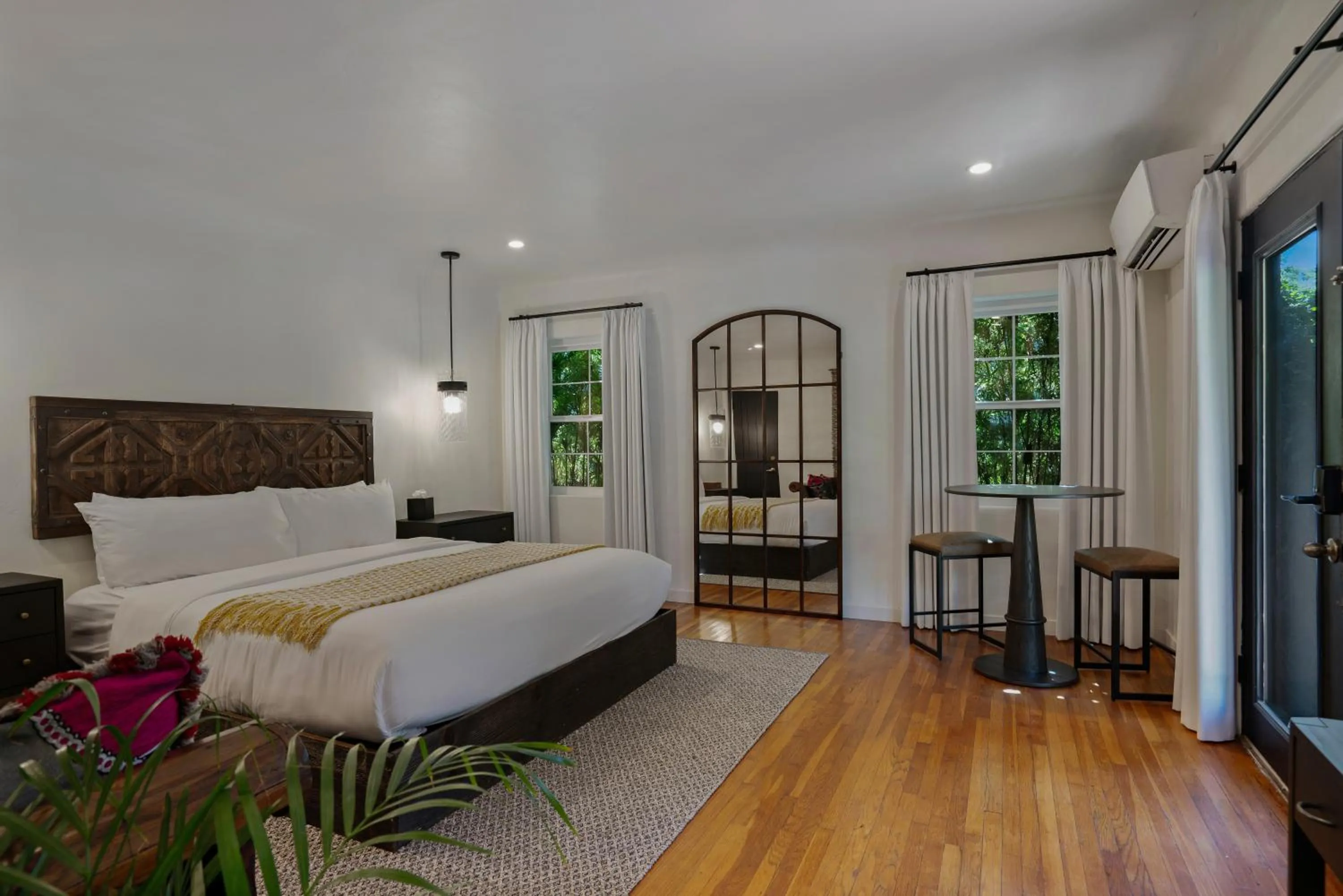 Bed in Talavera Palm Springs