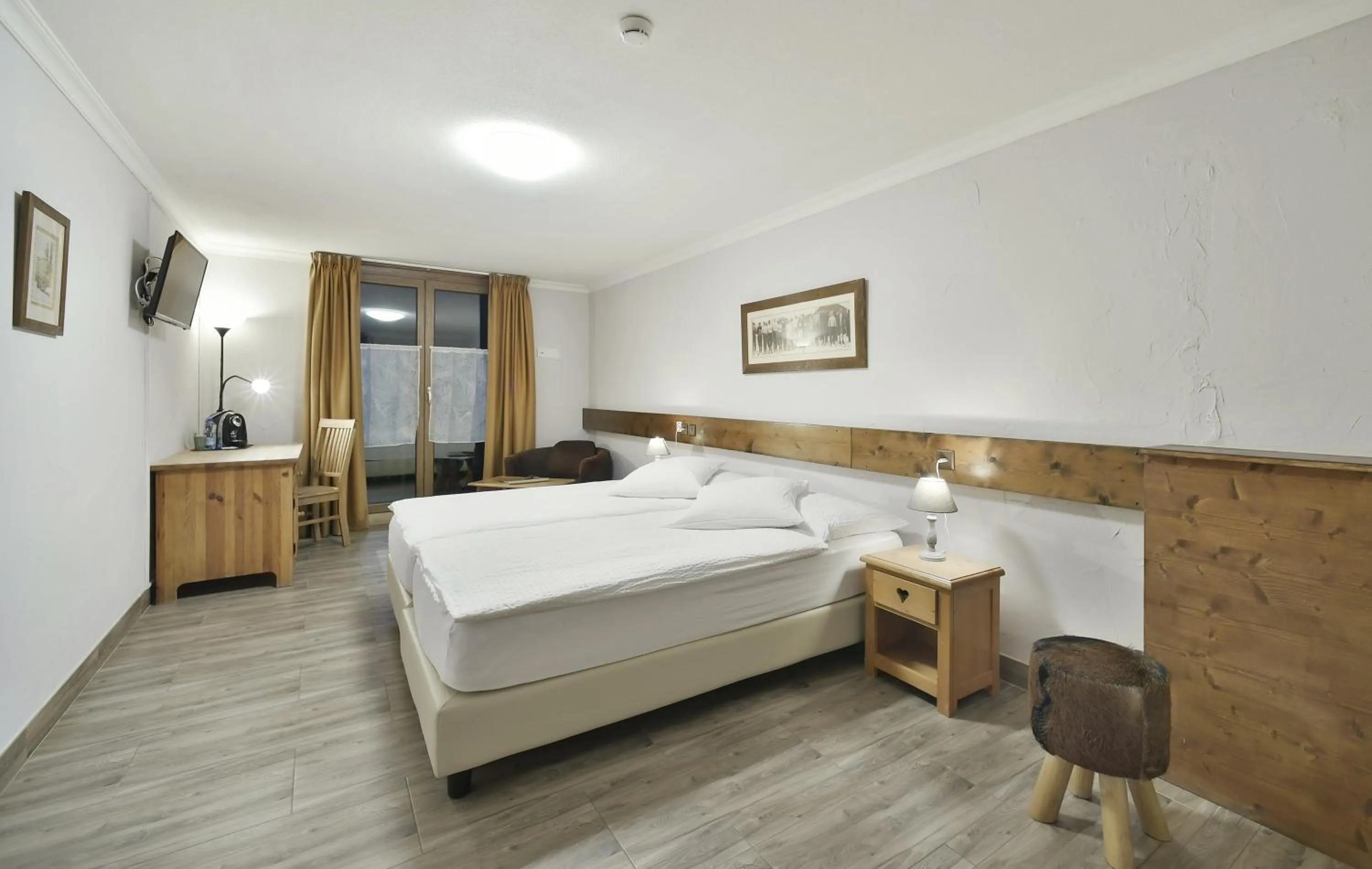 Bed in Hôtel Le Chamois