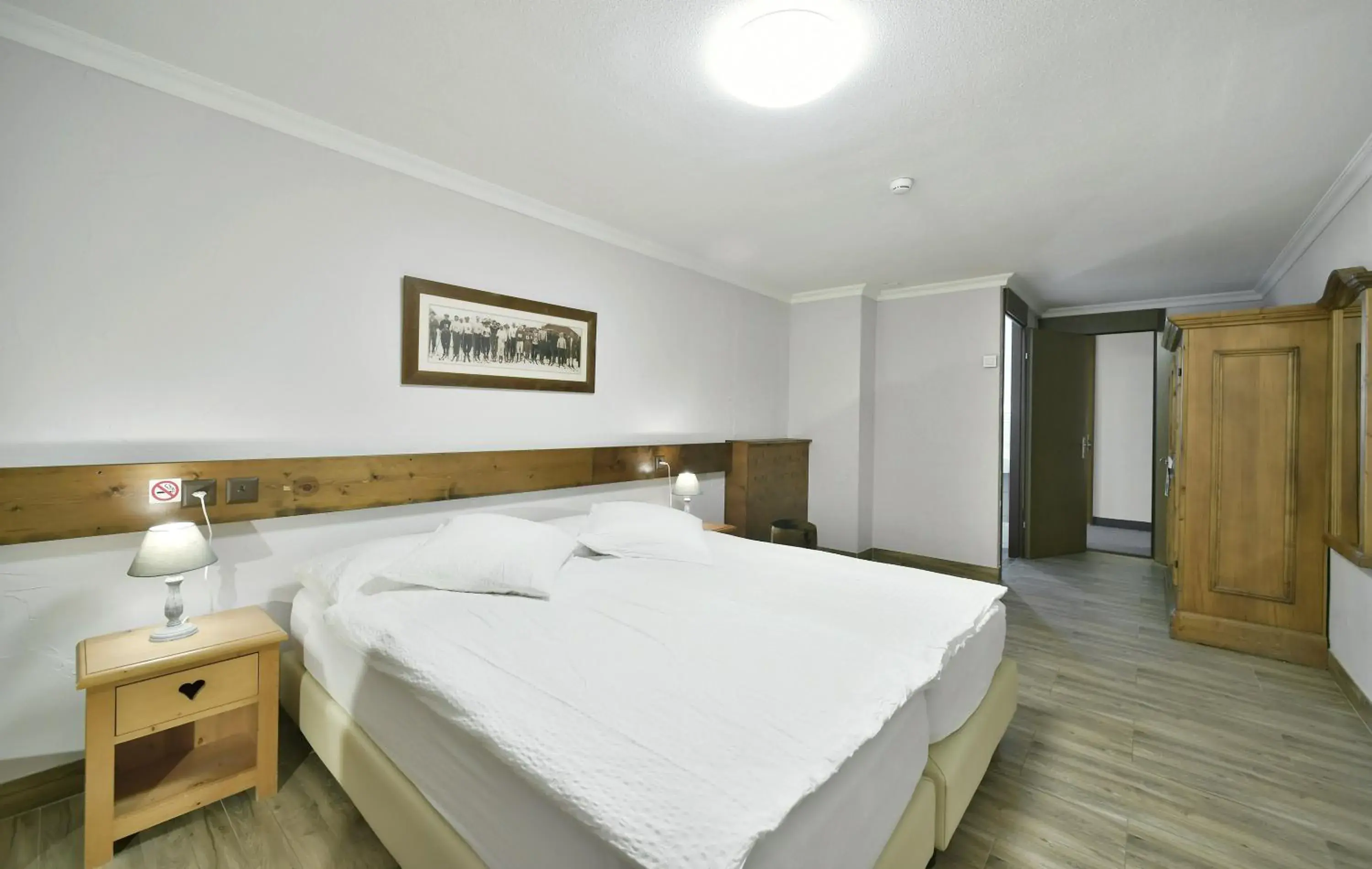 Superior Twin Room with Balcony in Le Chamois Superior Twin Room with Balcony in Le Chamois